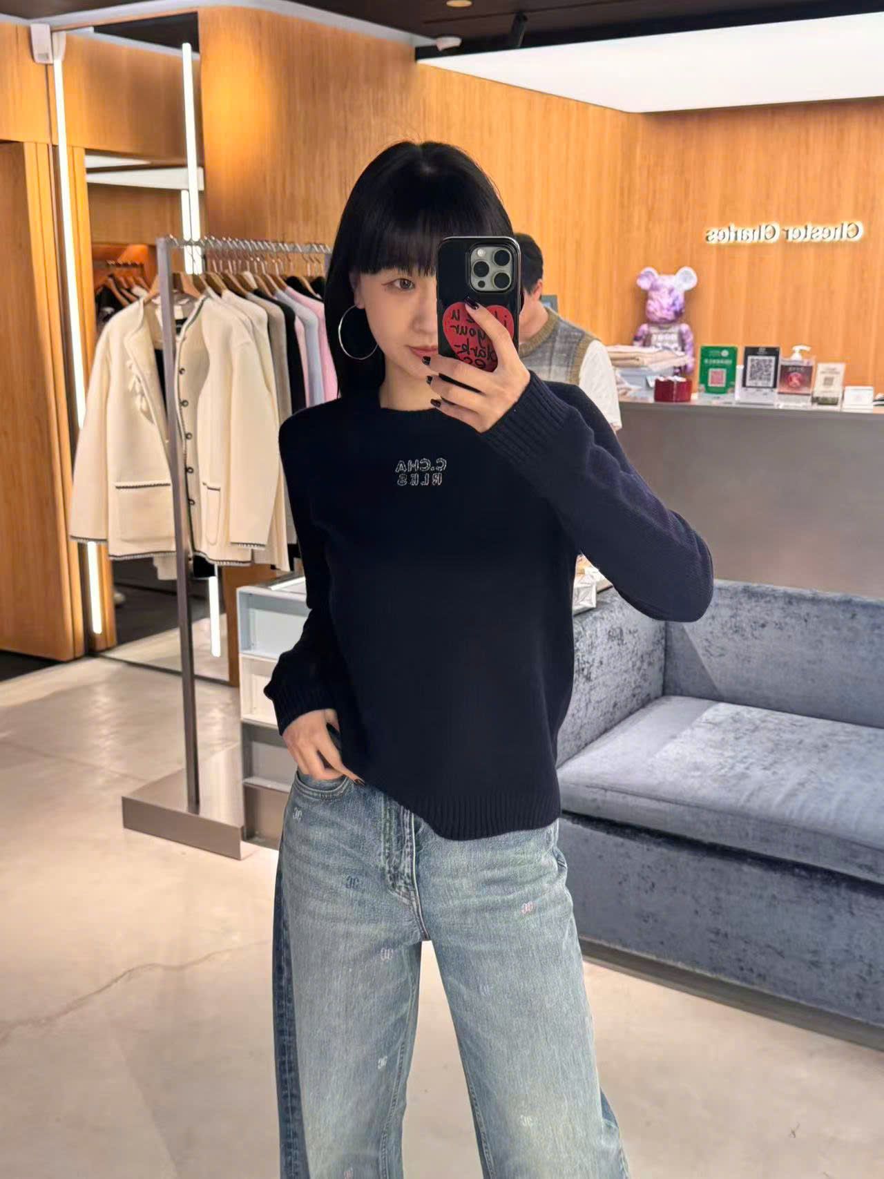  Áo len dài tay navy chữ CC ngực 