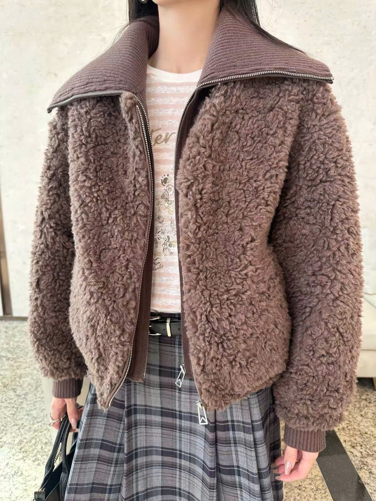  Áo khoác lông màu nâu cổ bẻ khóa zip 