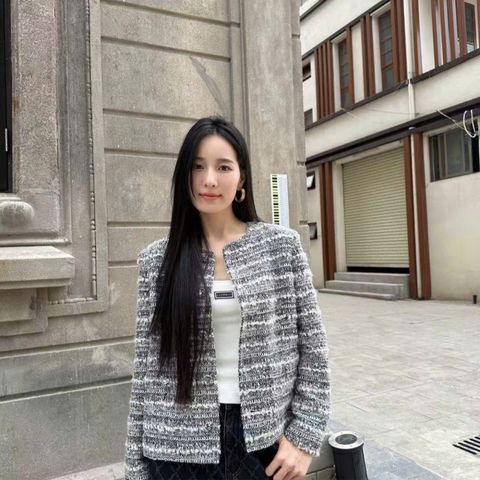  1.Áo Tweed ghi xám kẻ trắng 