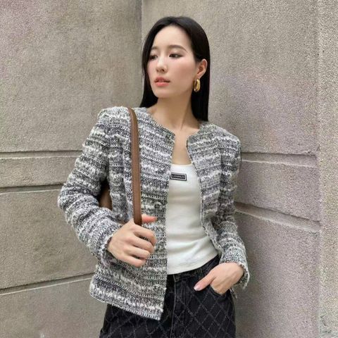  1.Áo Tweed ghi xám kẻ trắng 