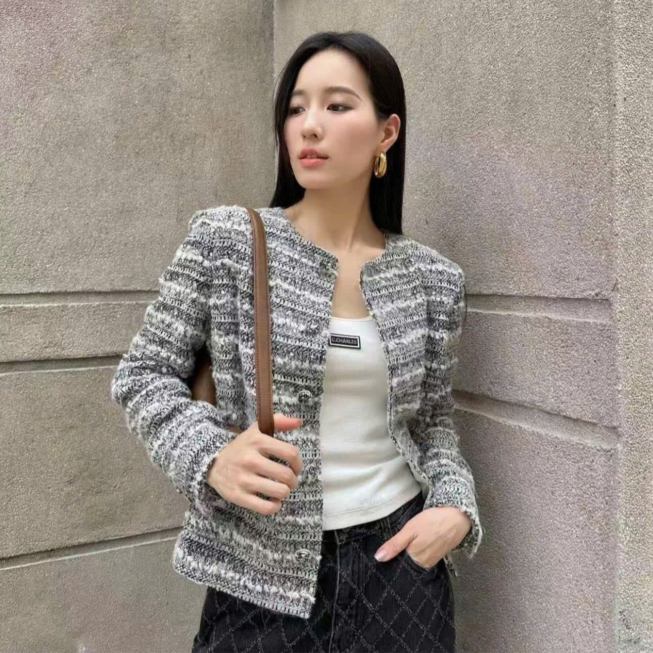  Áo Tweed ghi xám kẻ trắng 