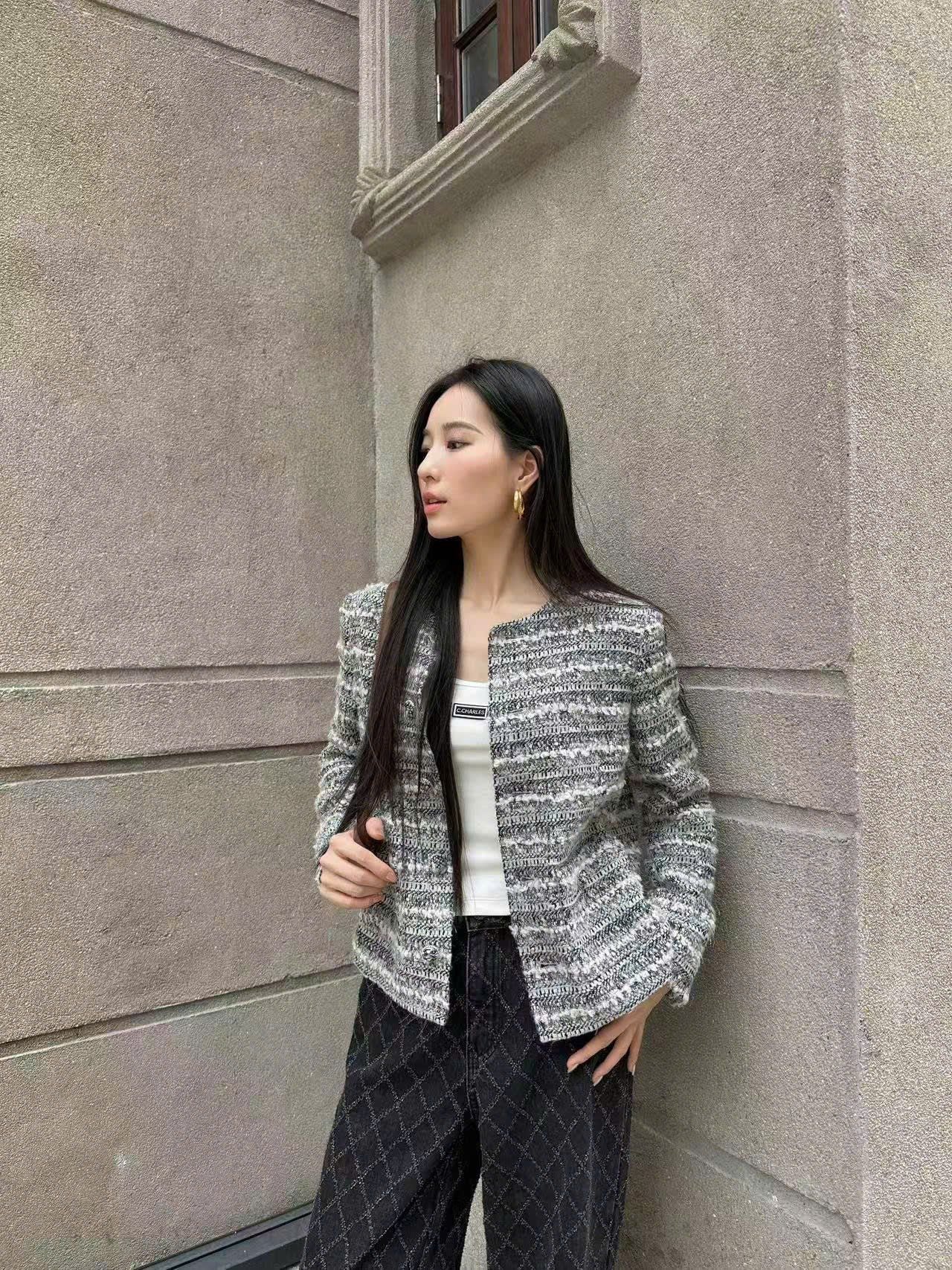  Áo Tweed ghi xám kẻ trắng 