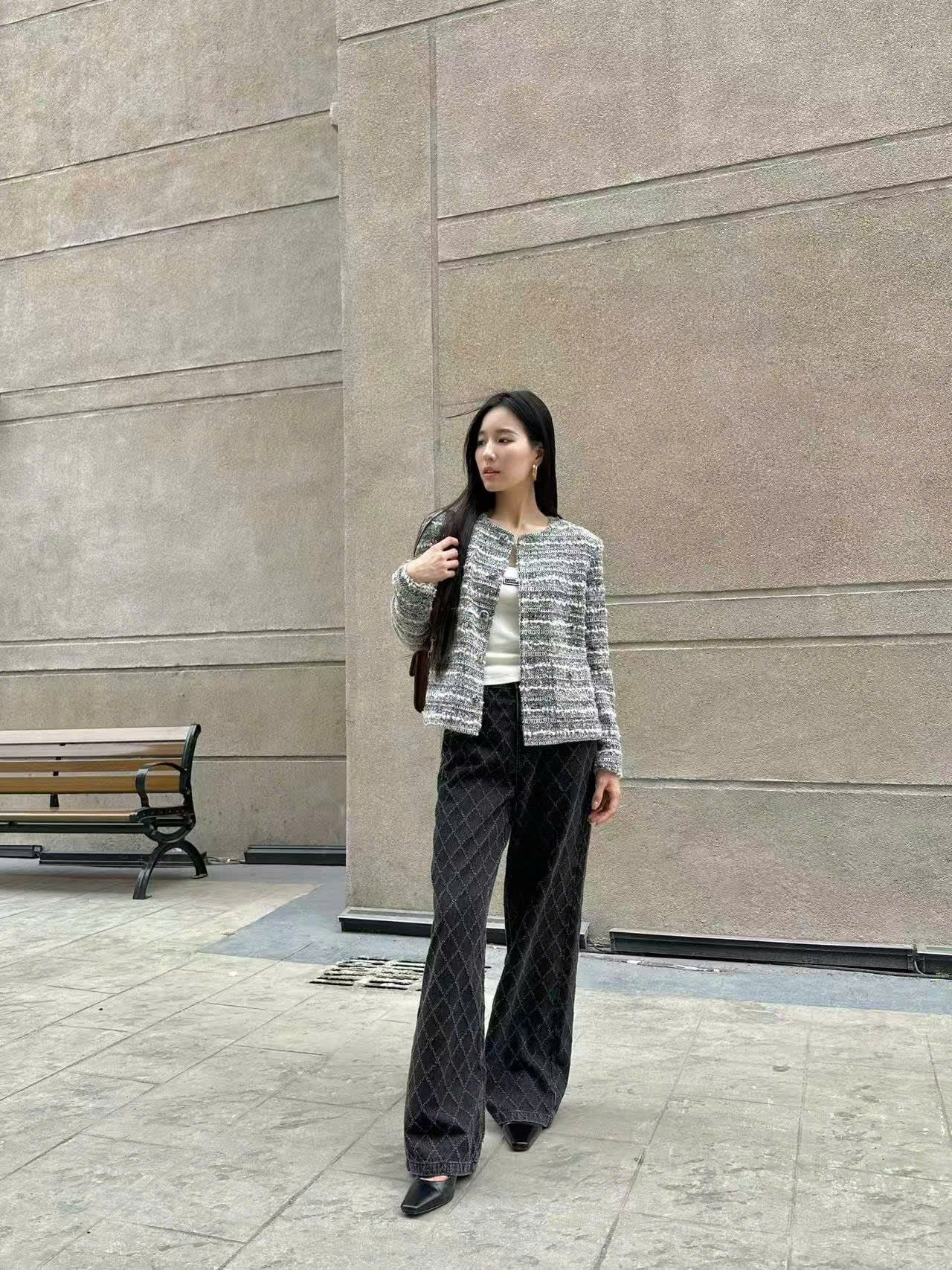  Áo Tweed ghi xám kẻ trắng 