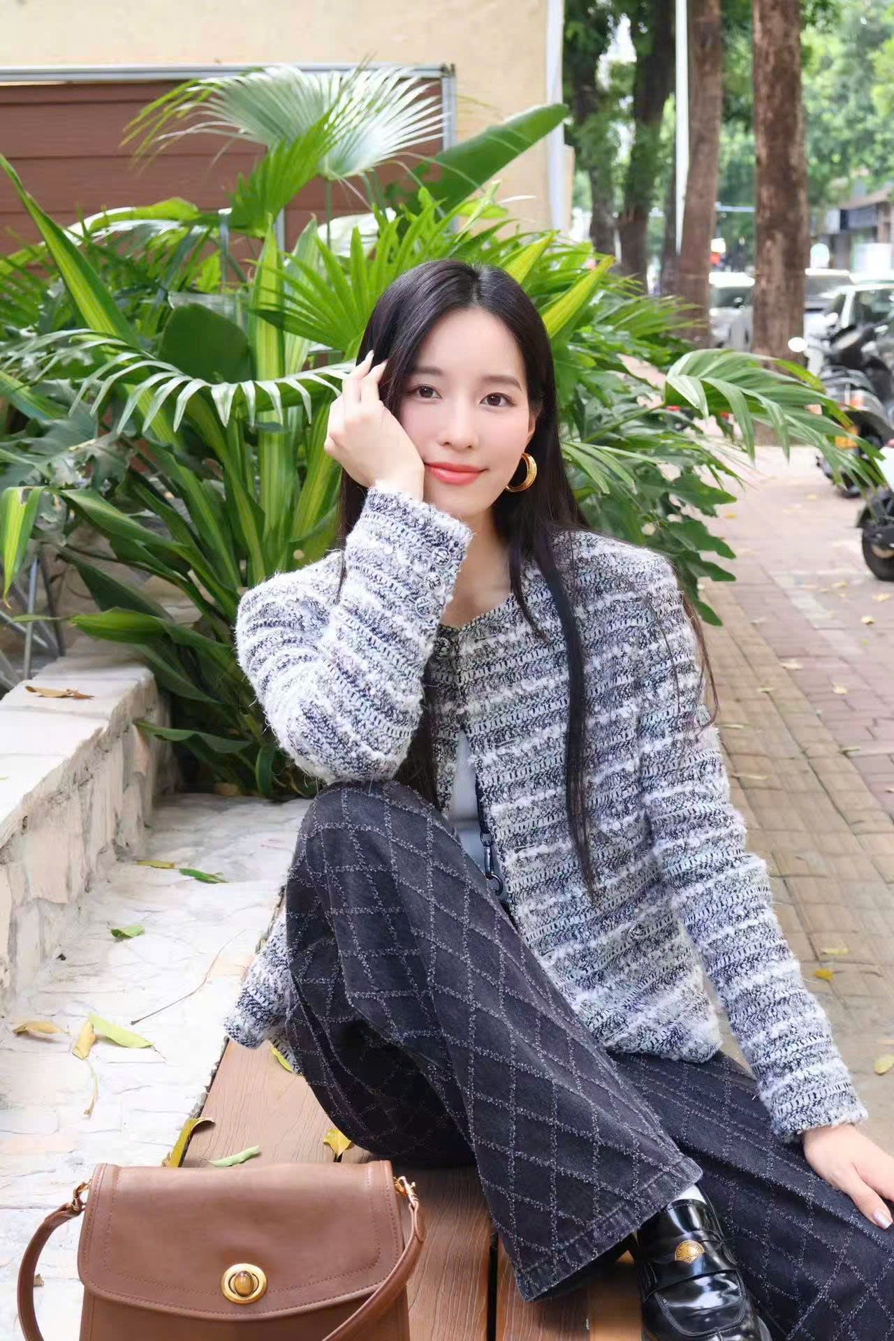  Áo Tweed ghi xám kẻ trắng 