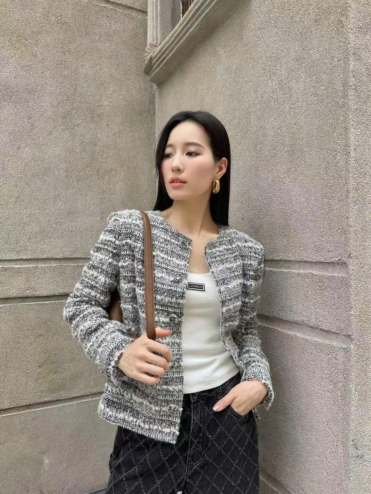  Áo Tweed ghi xám kẻ trắng 