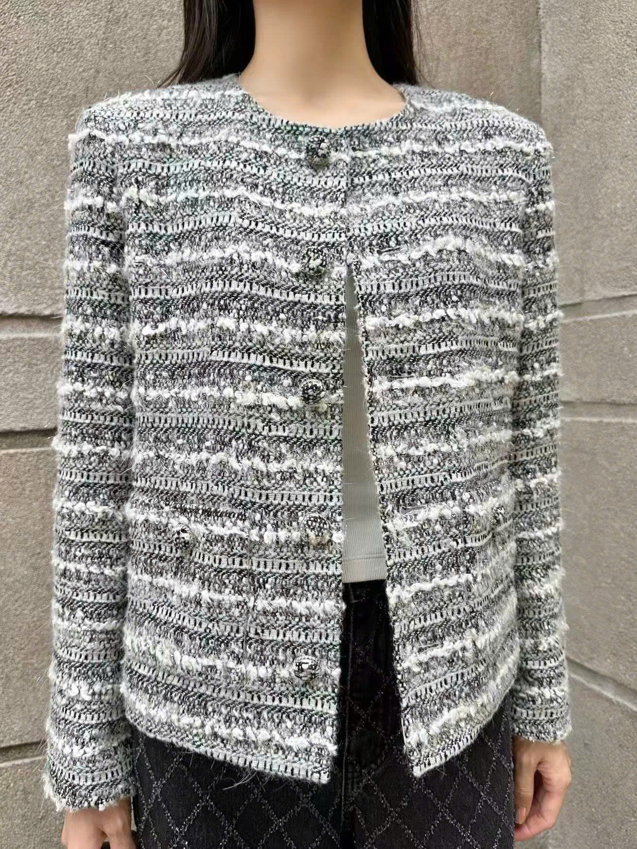  Áo Tweed ghi xám kẻ trắng 