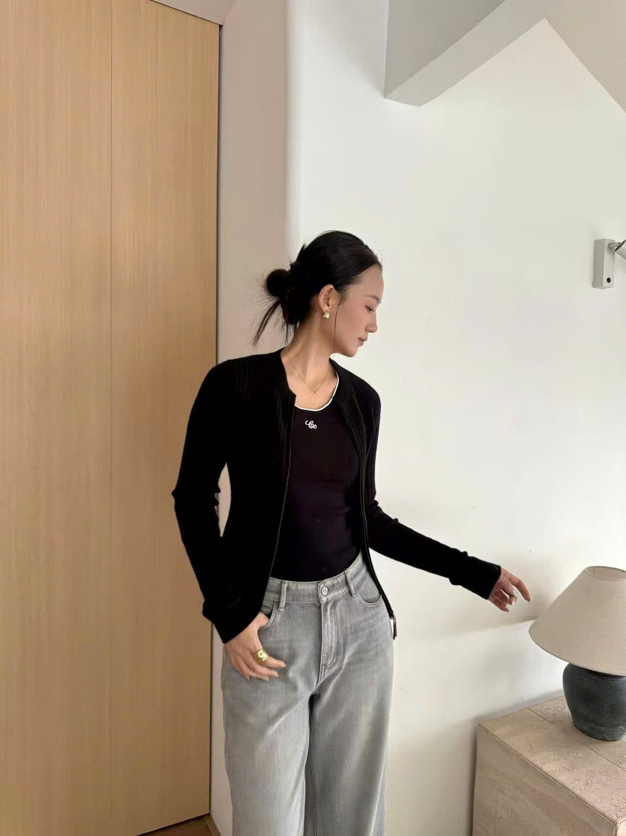  Áo khoác đen khóa Zip 2 chiều 