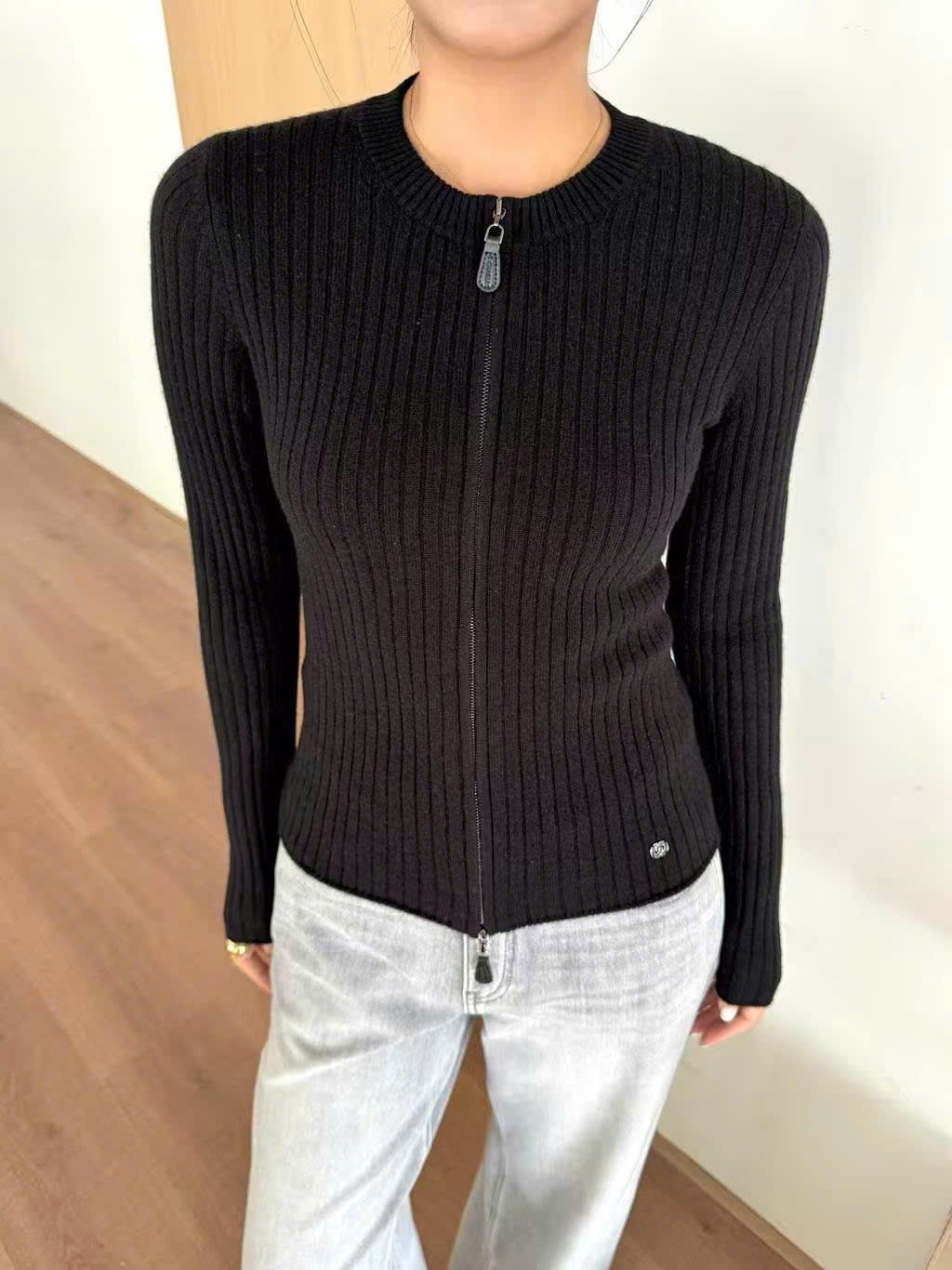  Áo khoác đen khóa Zip 2 chiều 