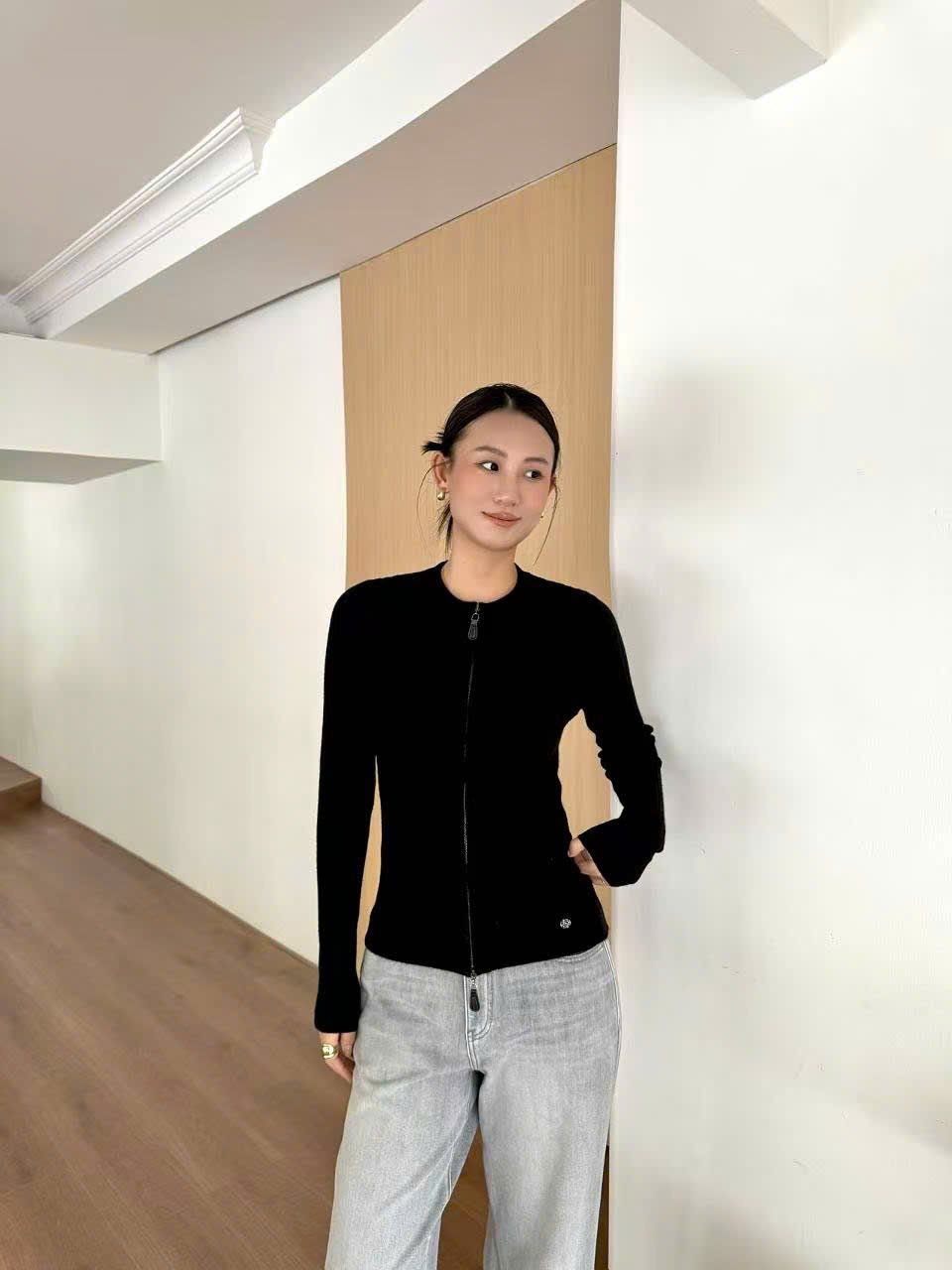  Áo khoác đen khóa Zip 2 chiều 