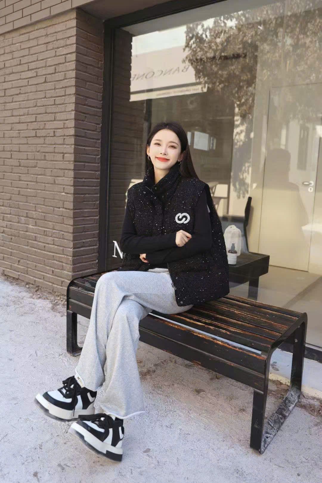  Áo phao đen blink,logo đính ngọc 