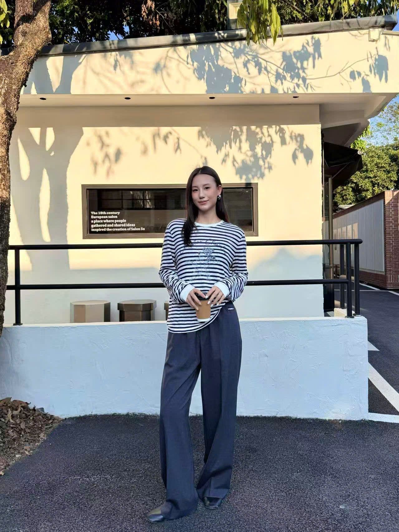  Quần vải xám đậm cạp chun, chữ dưới cạp 