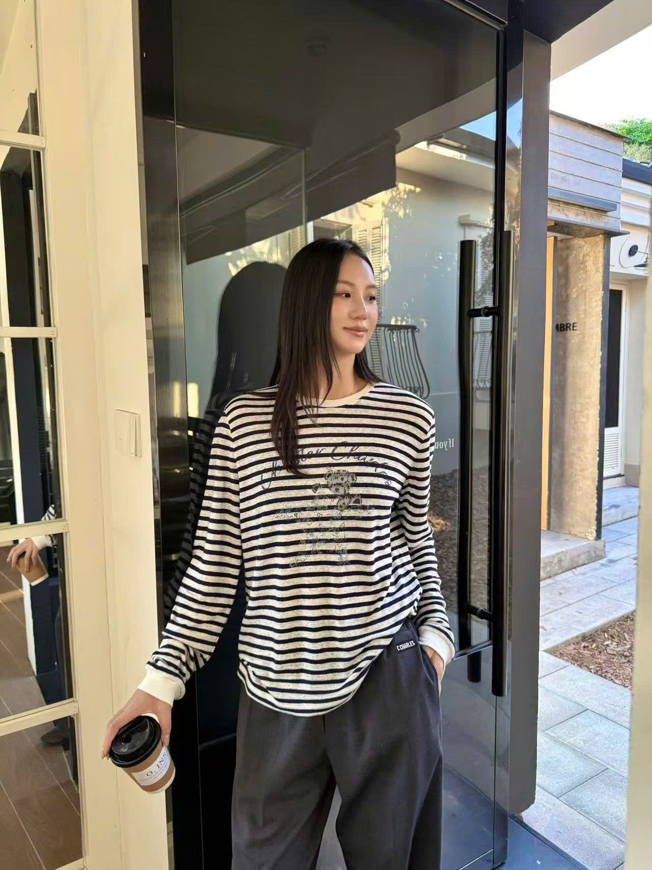  Quần vải xám đậm cạp chun, chữ dưới cạp 