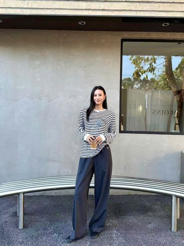  Quần vải xám đậm cạp chun, chữ dưới cạp 