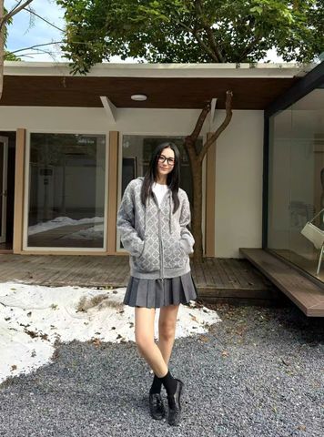  Áo khoác có mũ xám kẻ thoi dáng dài 