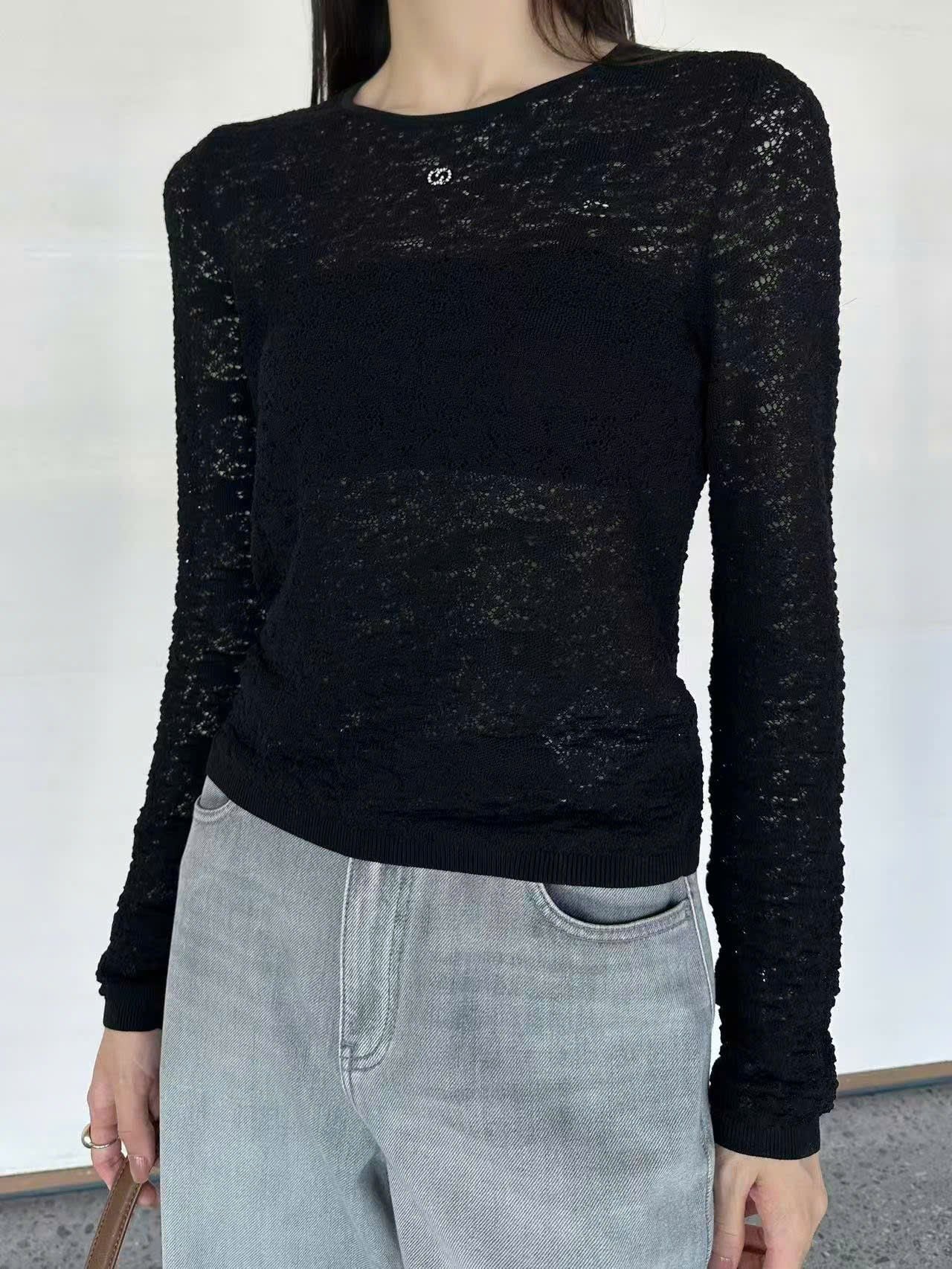  Áo đen dài tay mỏng ren 