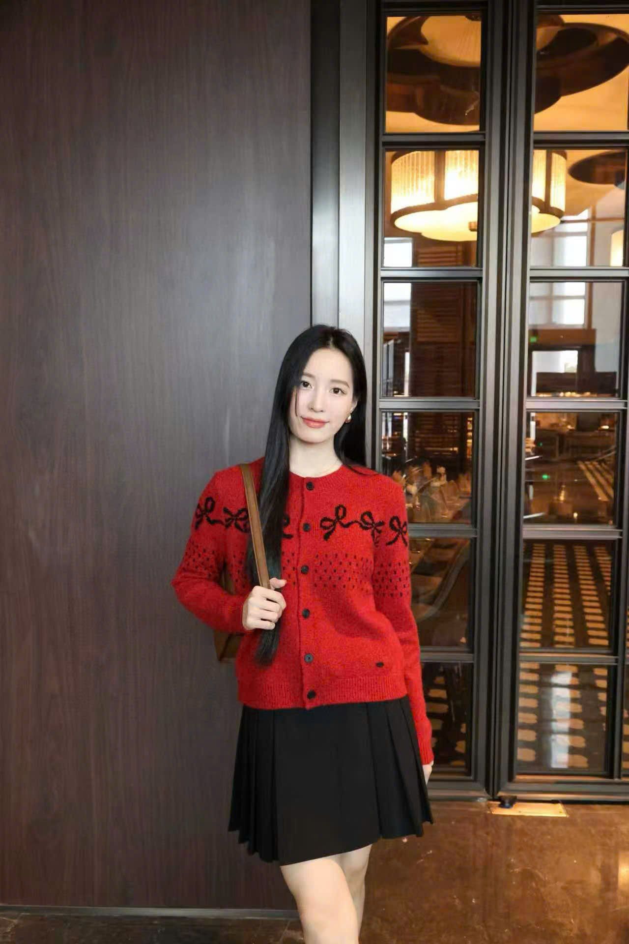  Áo CDG đỏ nơ đen 