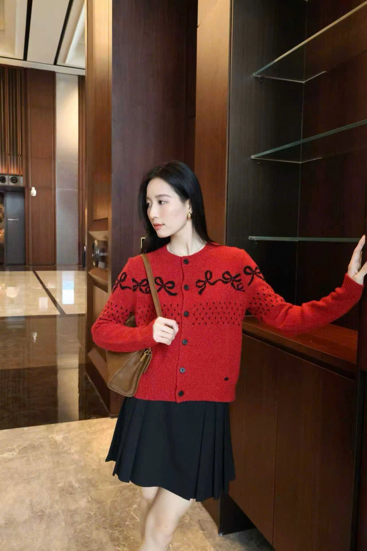  Áo CDG đỏ nơ đen 