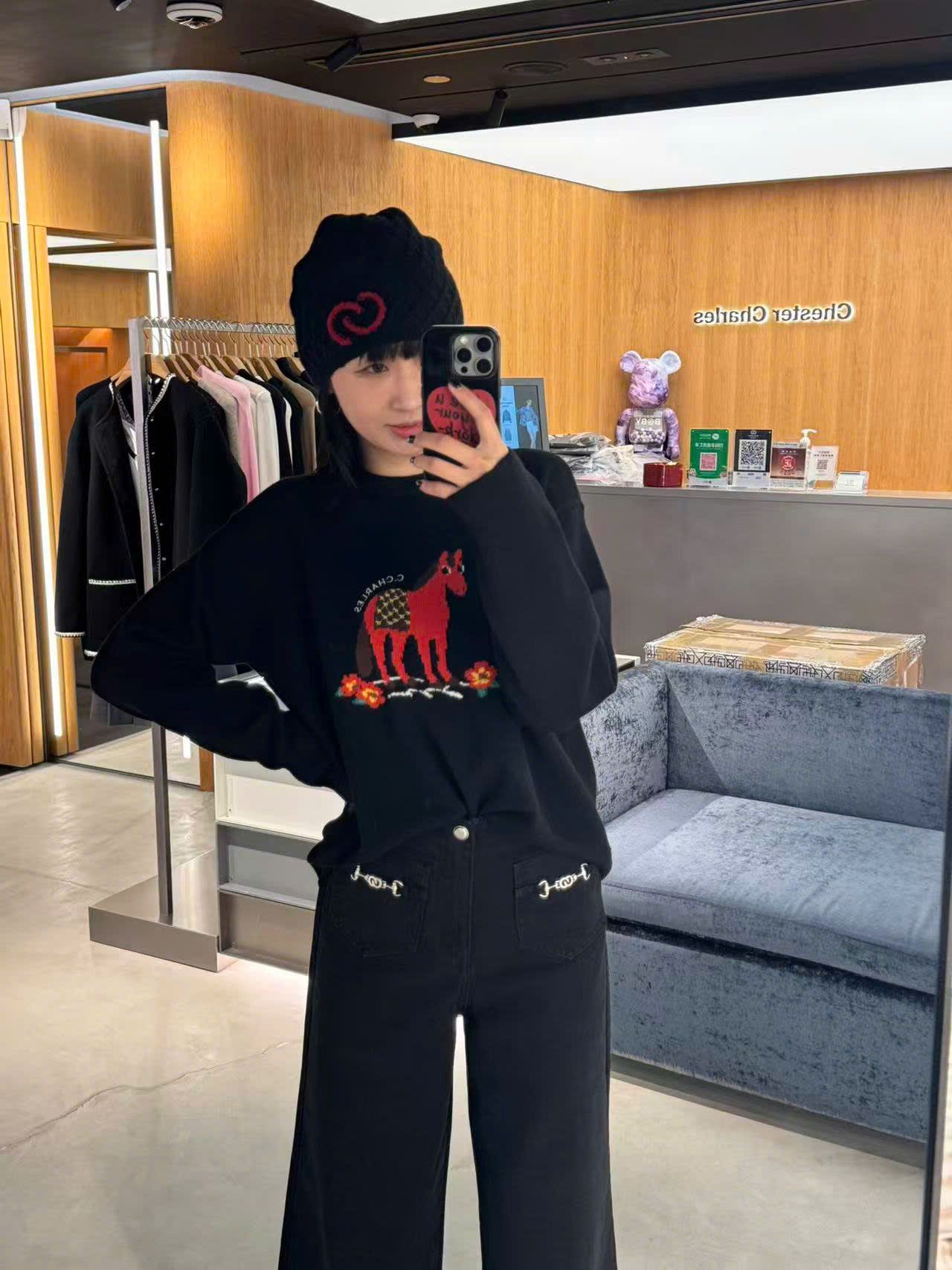  Áo len đen dài tay chú ngựa đỏ 