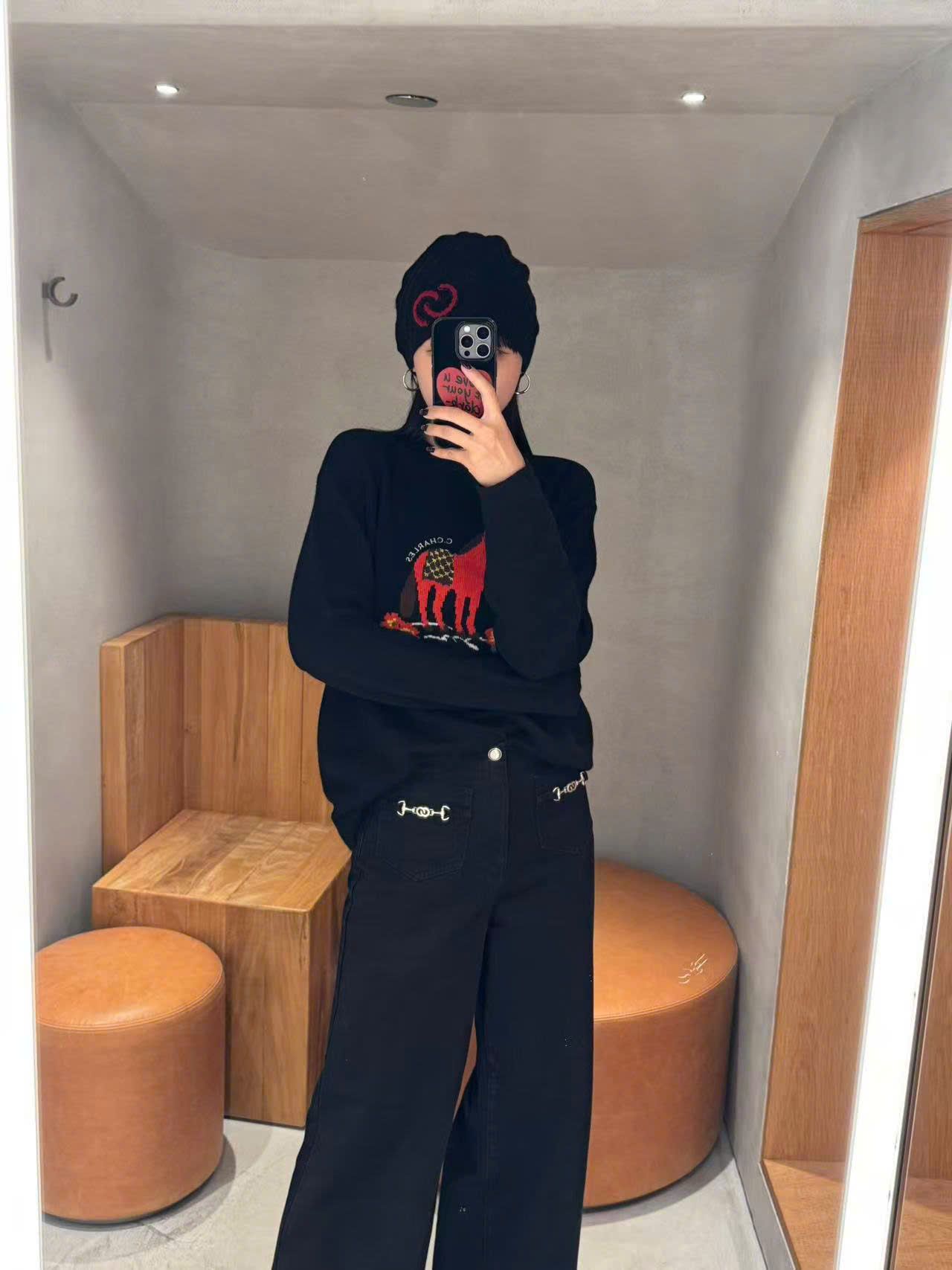  Áo len đen dài tay chú ngựa đỏ 