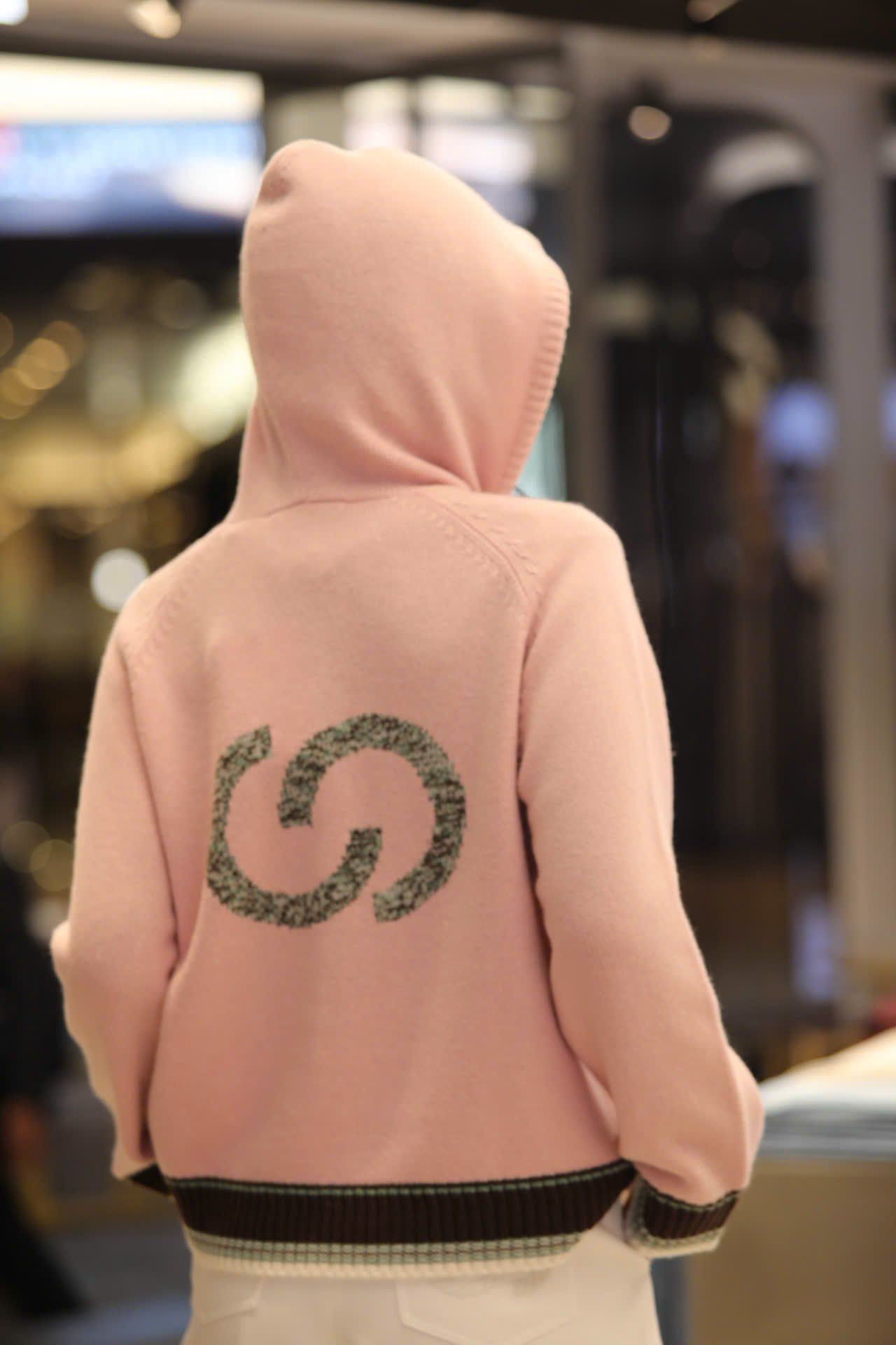  Áo len hồng dài tay có mũ viền xanh 