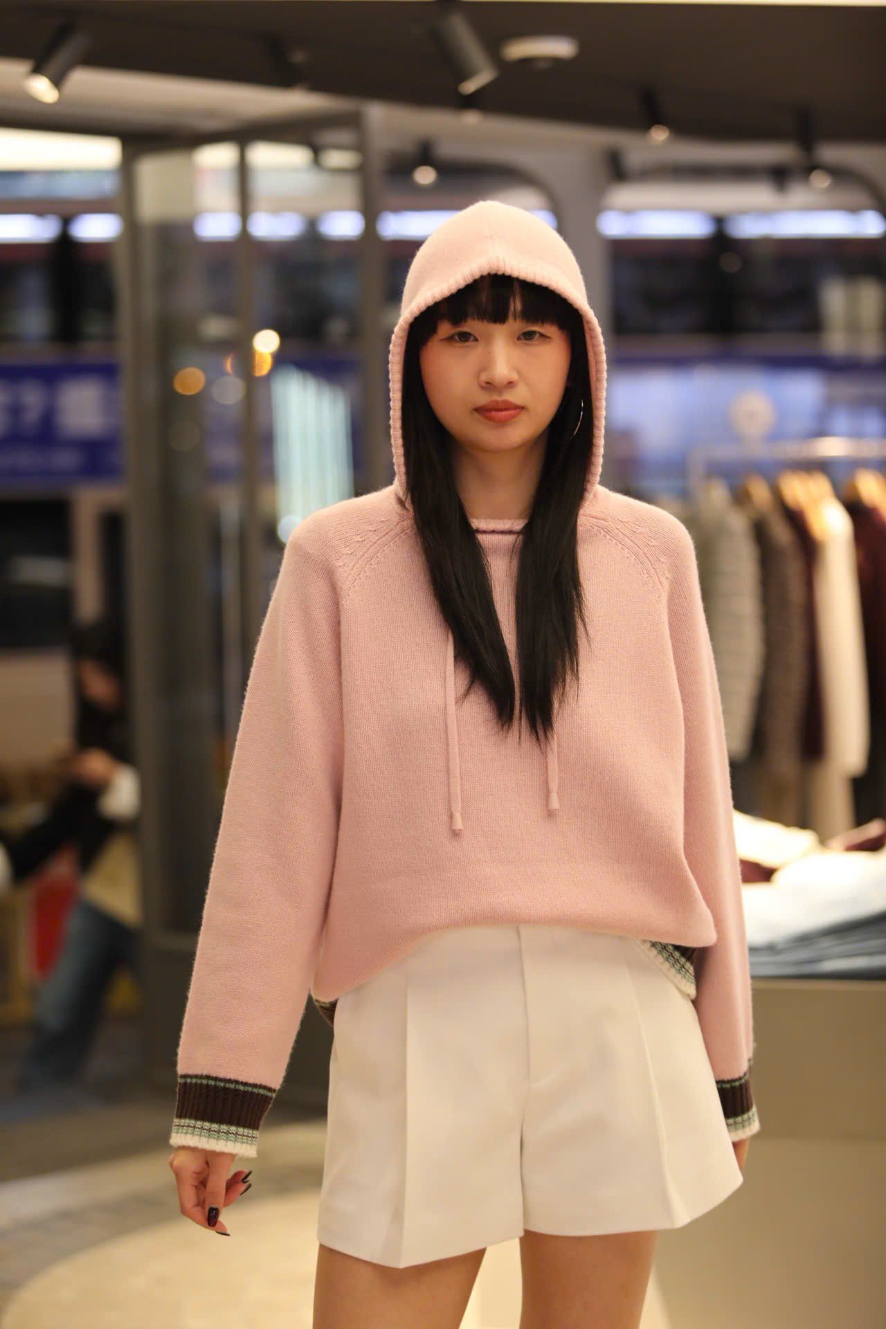  Áo len hồng dài tay có mũ viền xanh 