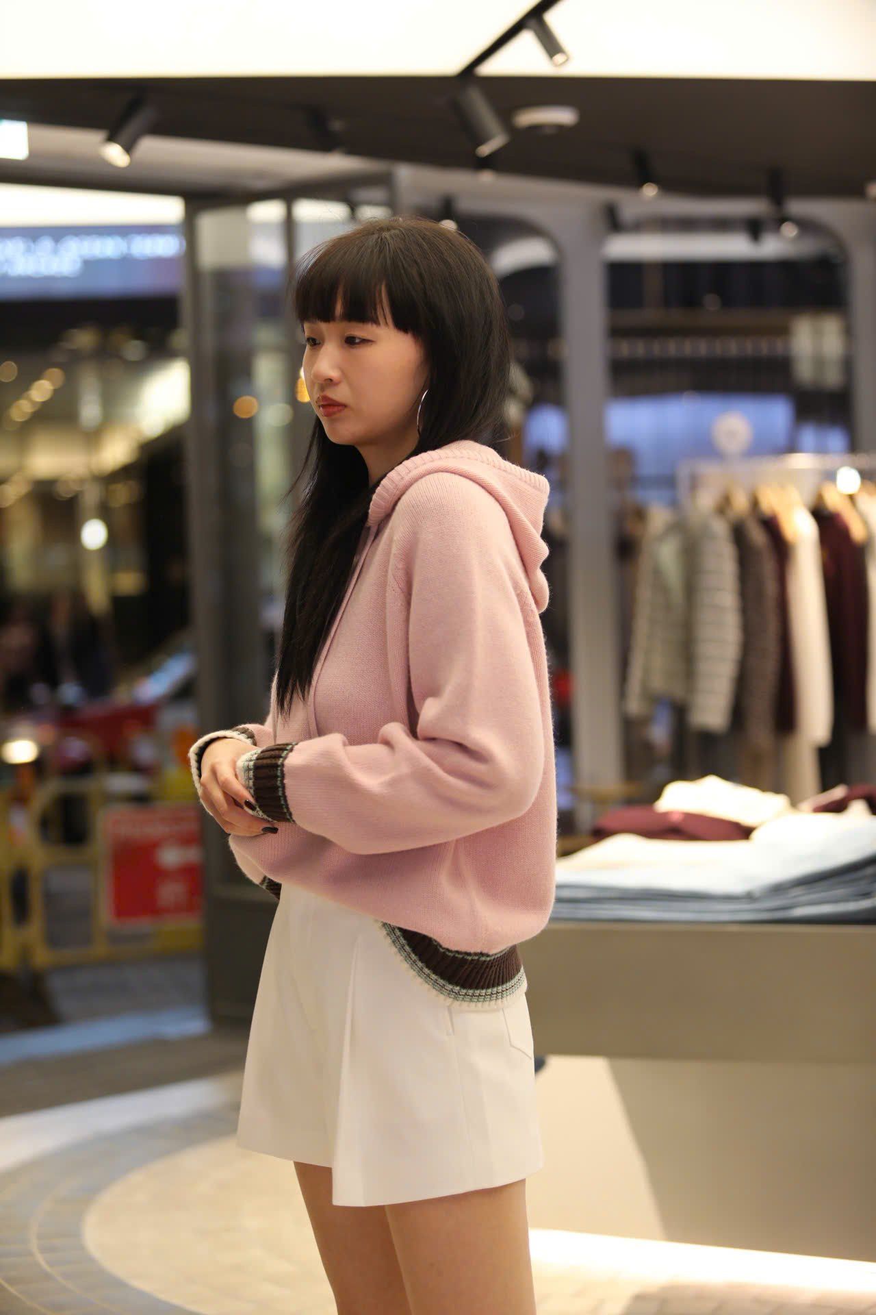  Áo len hồng dài tay có mũ viền xanh 