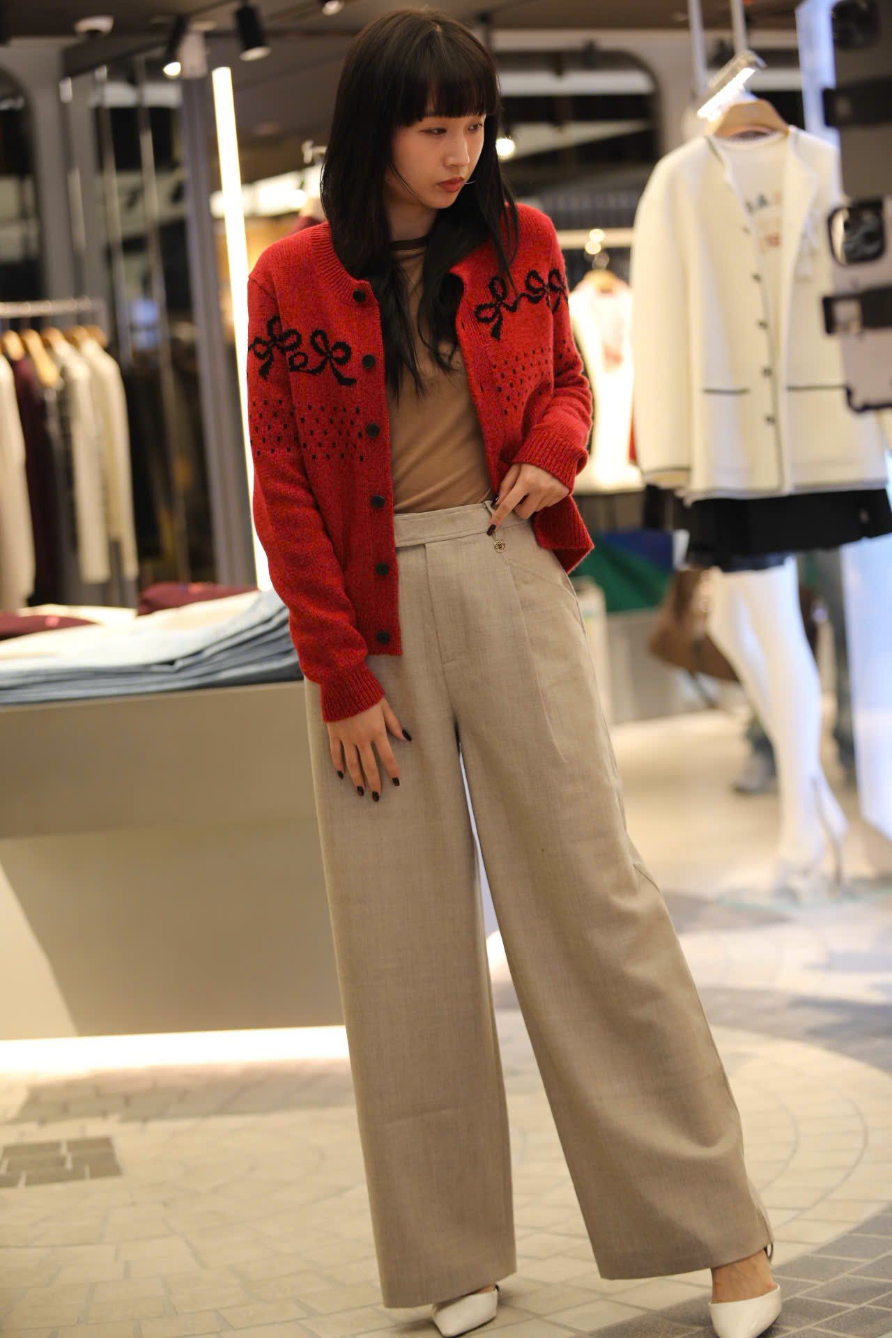  Quần vải màu beige new ss 