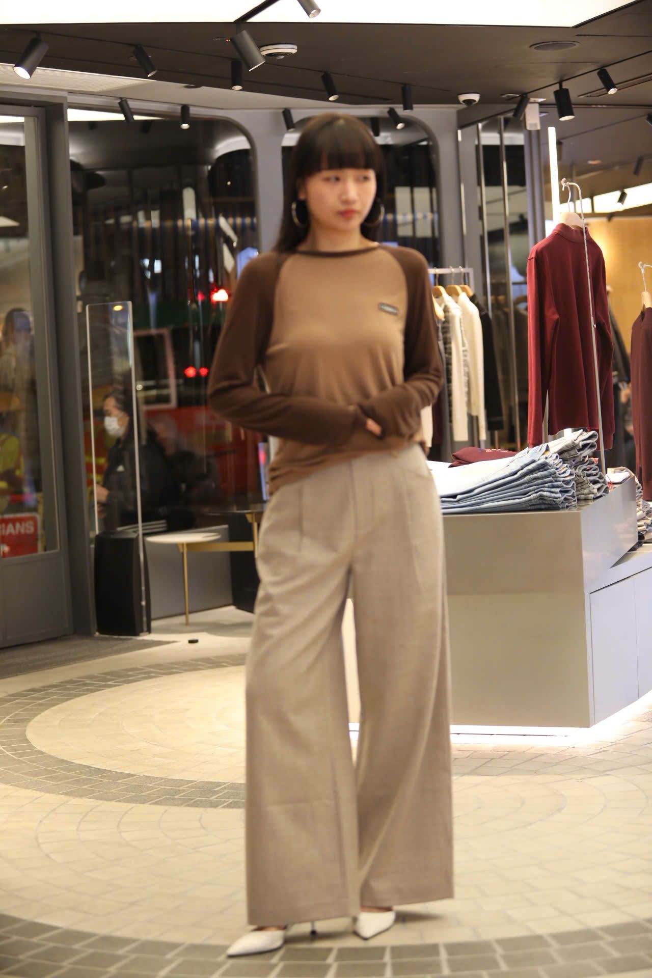  Quần vải màu beige new ss 