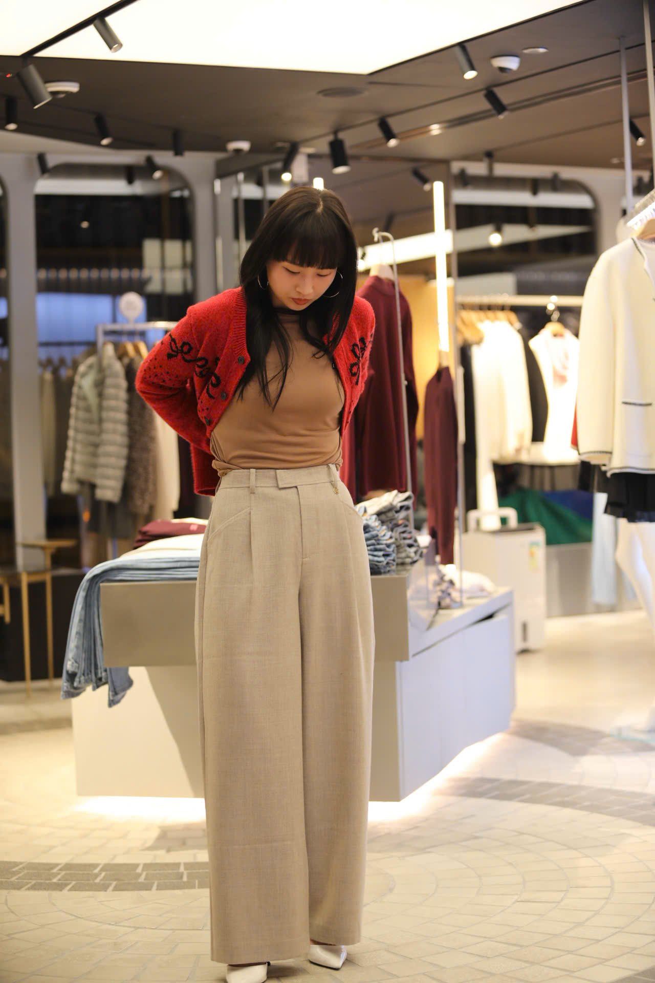  Quần vải màu beige new ss 