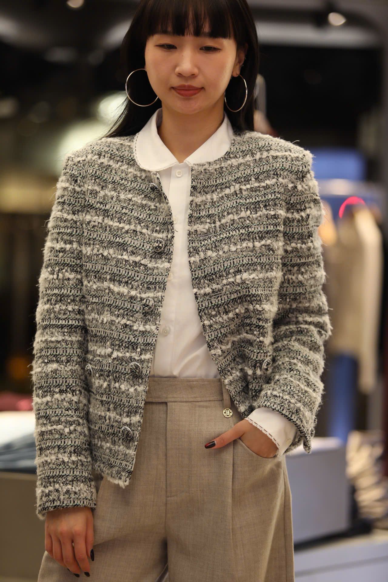  Áo Tweed ghi xám kẻ trắng 