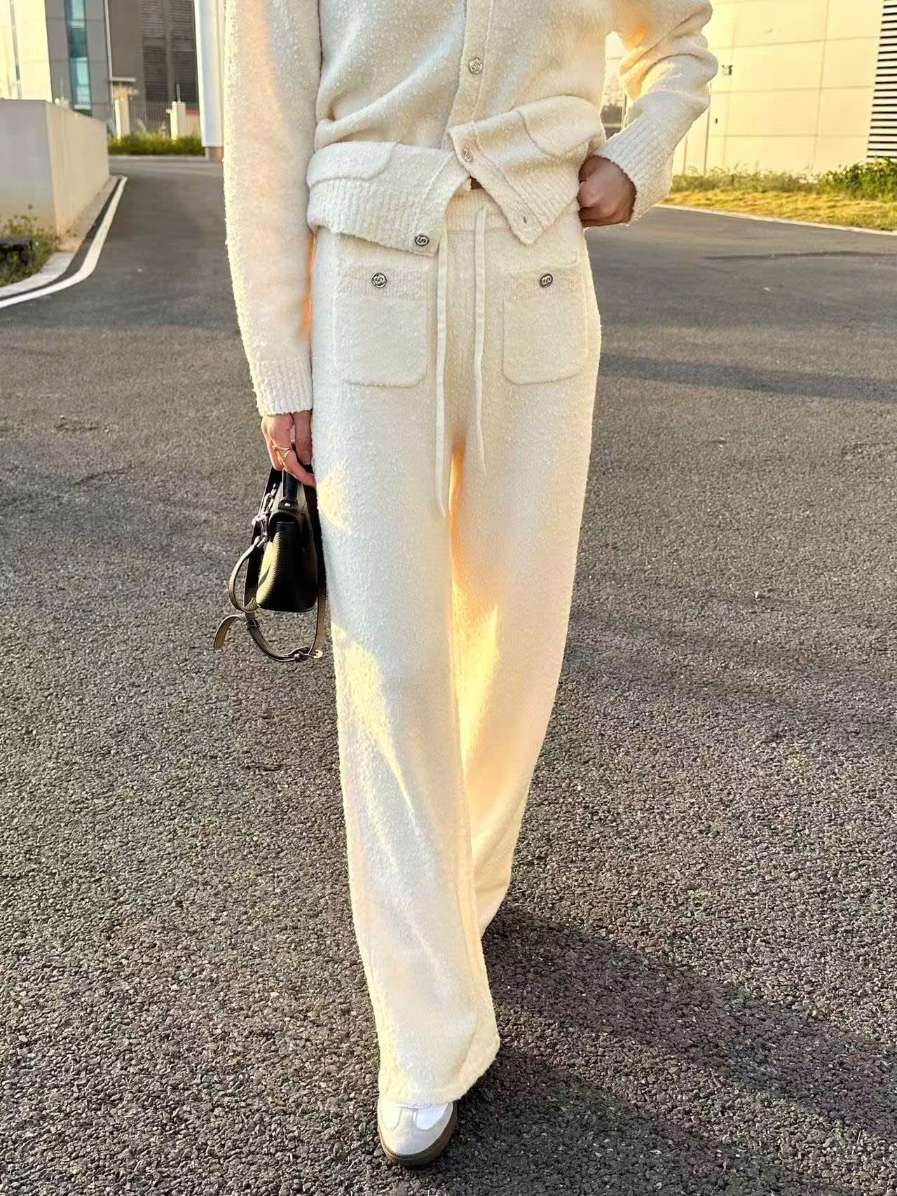  Quần dài trắng 2 túi trước dây rút 