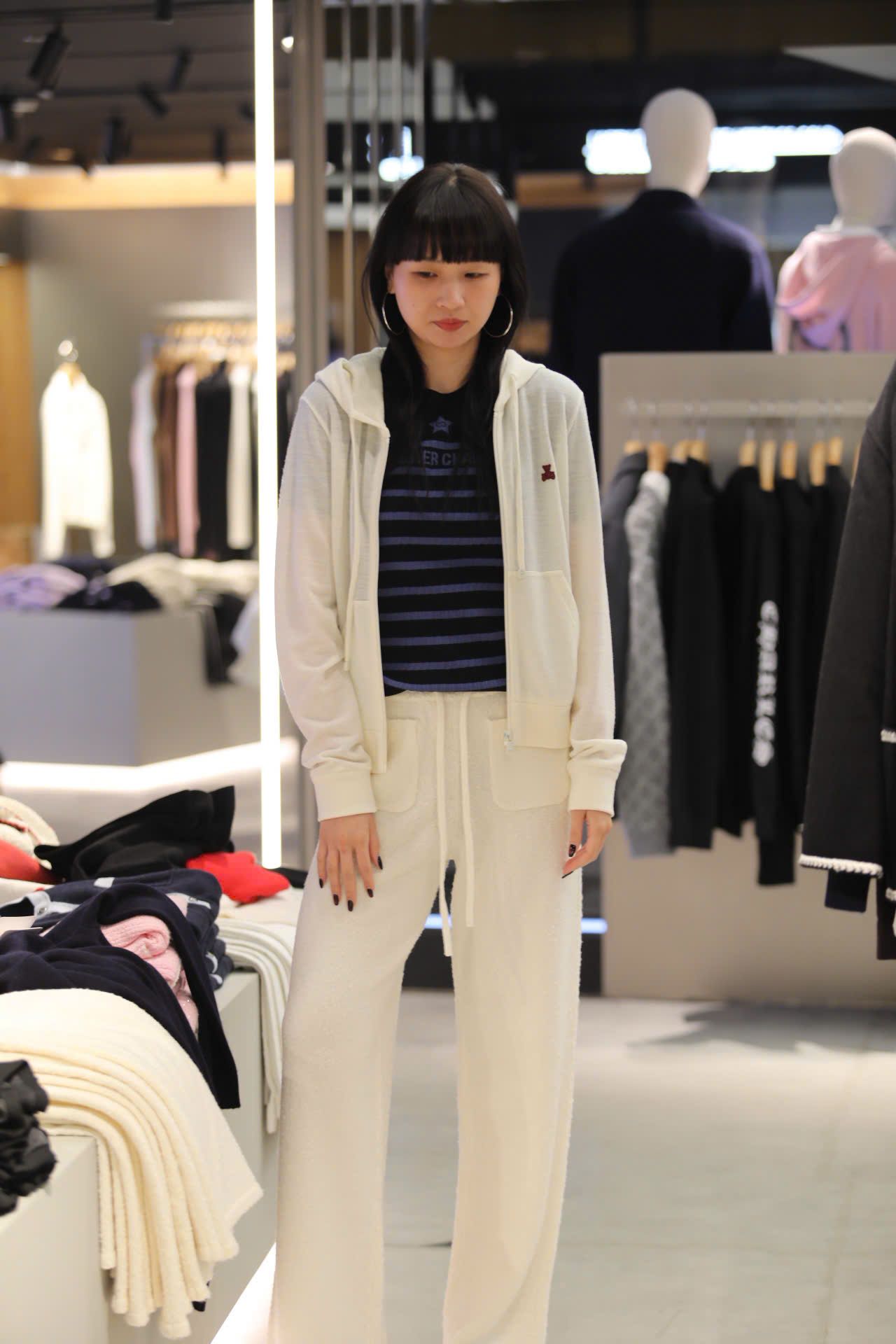  Quần dài trắng 2 túi trước dây rút 