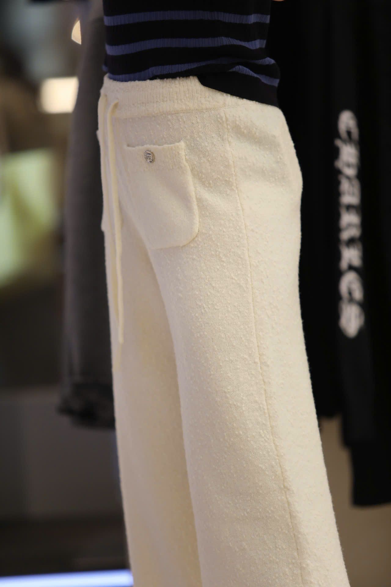  Quần dài trắng 2 túi trước dây rút 