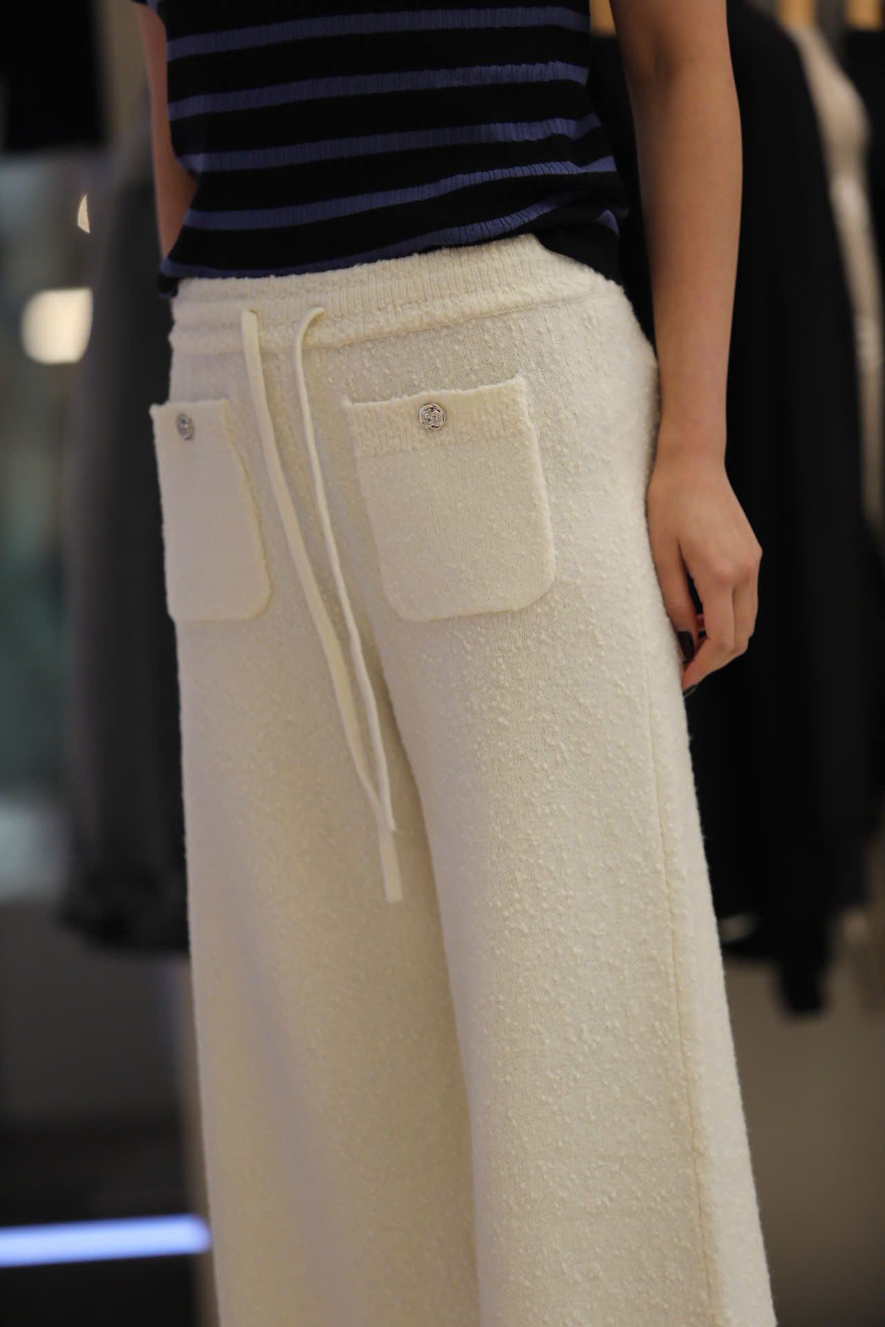  Quần dài trắng 2 túi trước dây rút 