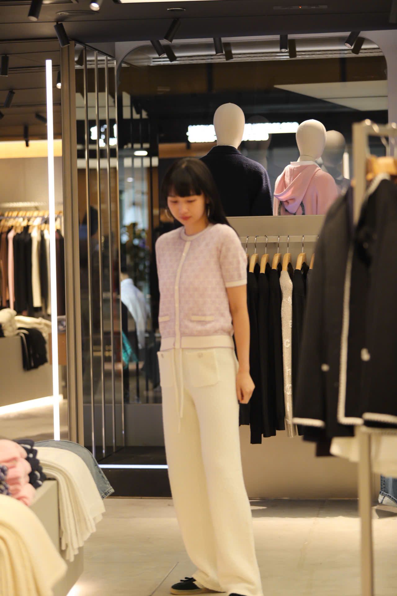  Quần dài trắng 2 túi trước dây rút 