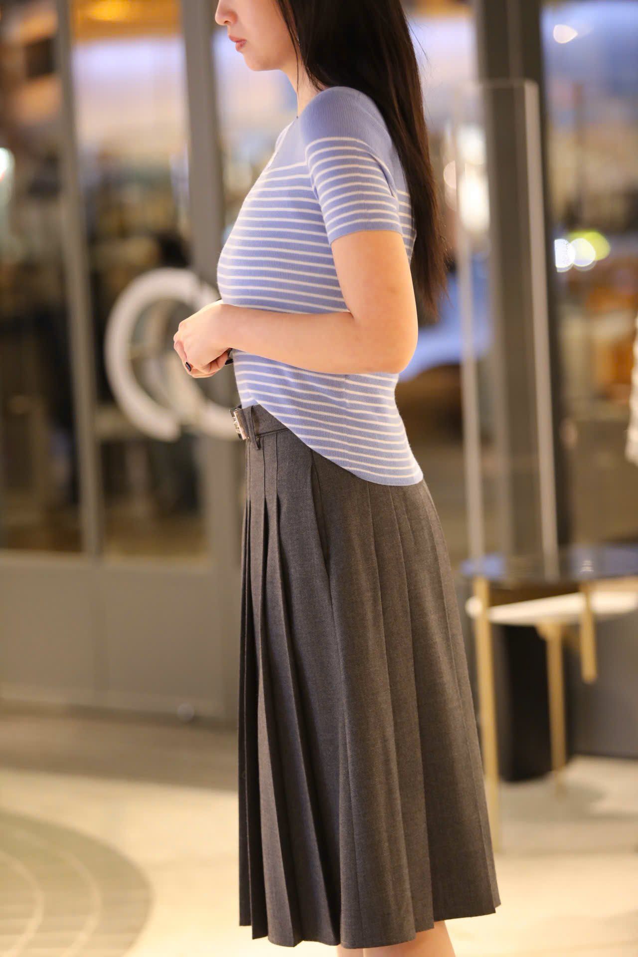  Chân váy xếp ly kèm belt kim loại - xám 