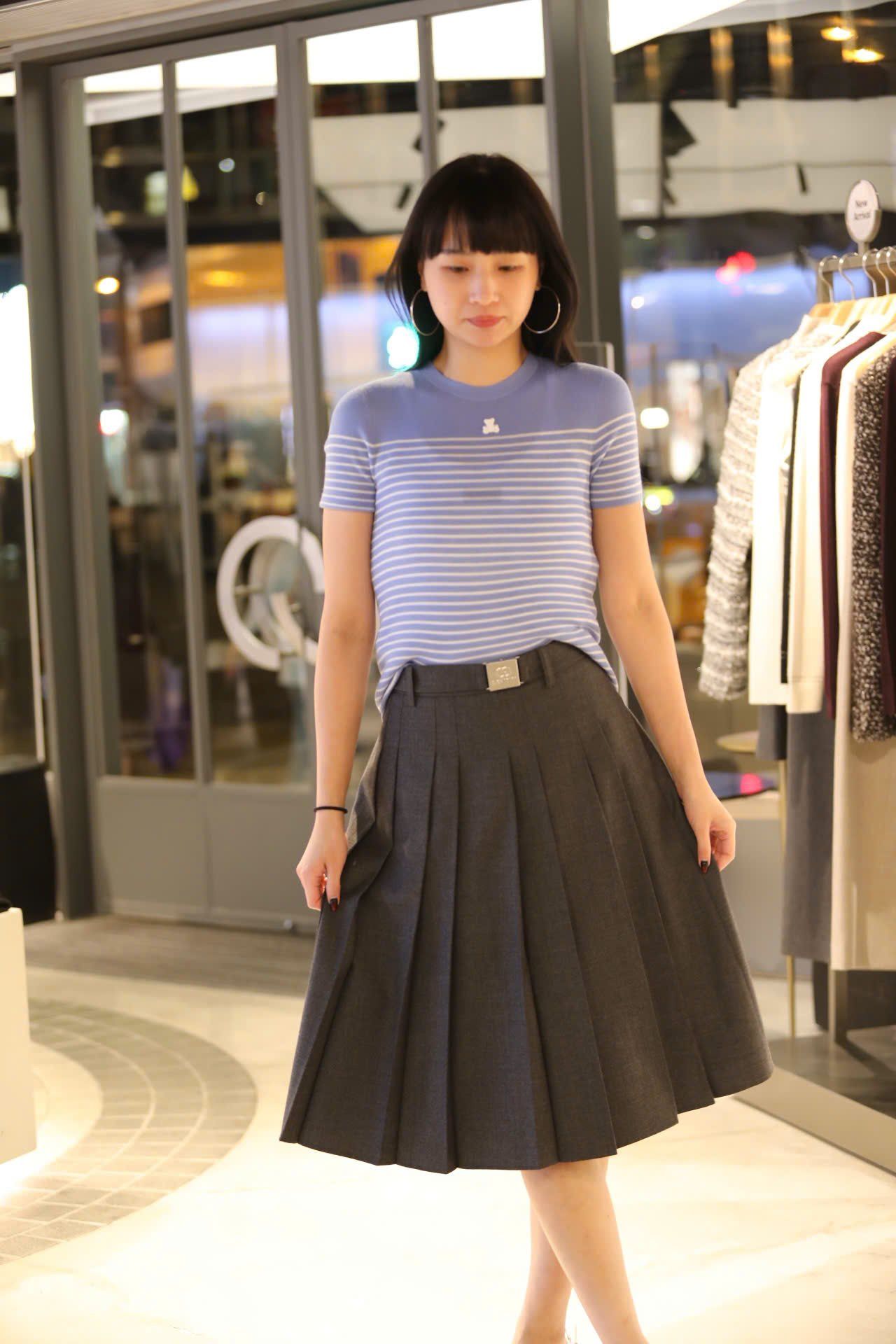  Chân váy xếp ly kèm belt kim loại - xám 