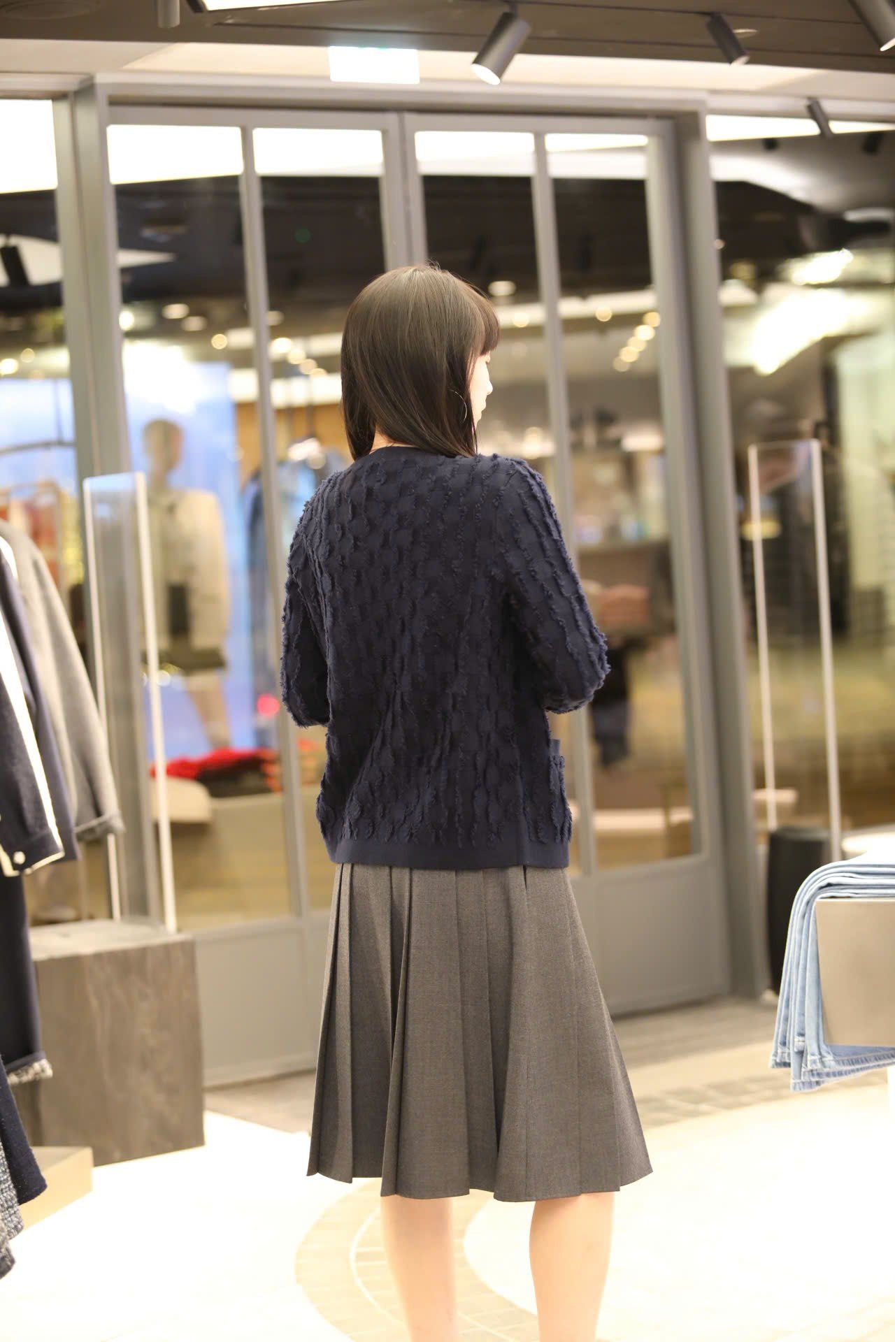  Chân váy xếp ly kèm belt kim loại - xám 