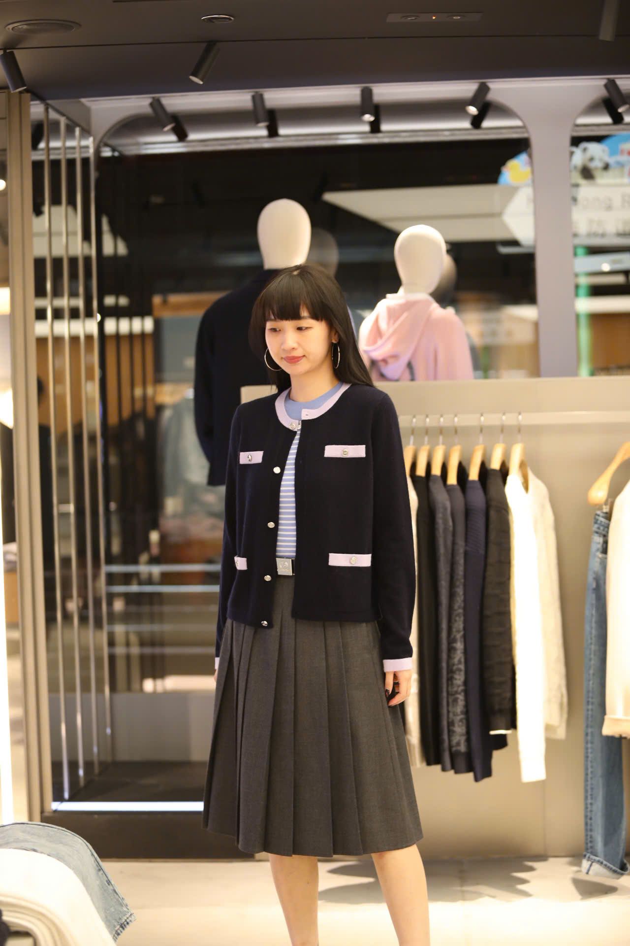  Áo CDG đen 4 túi trước viền tím nhạt 