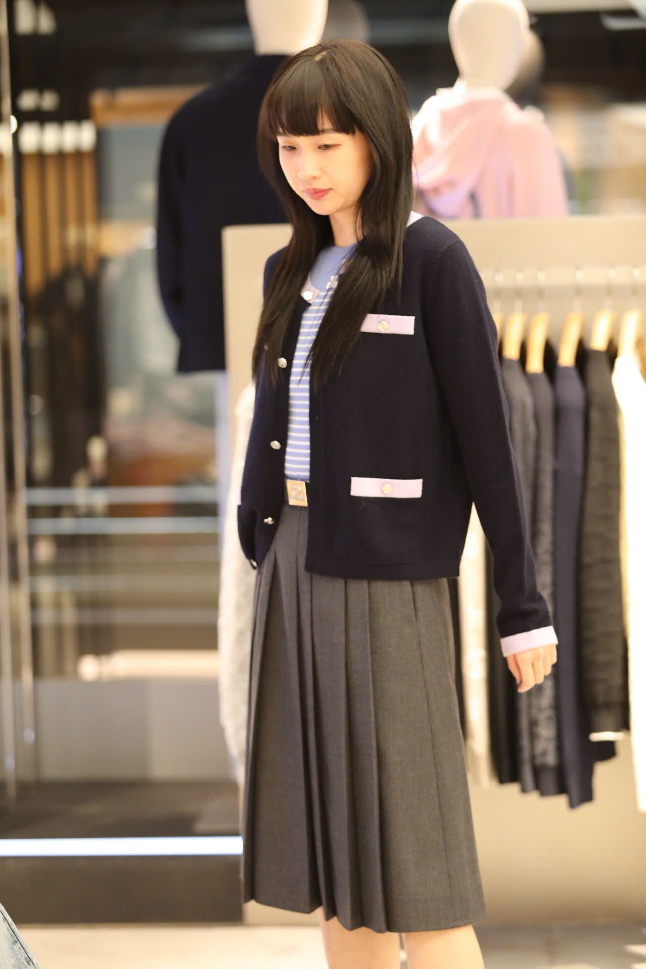  Áo CDG đen 4 túi trước viền tím nhạt 