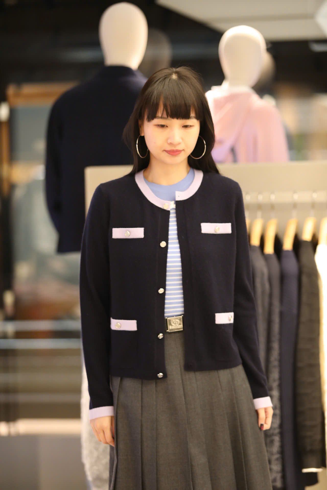  Chân váy xếp ly kèm belt kim loại - xám 