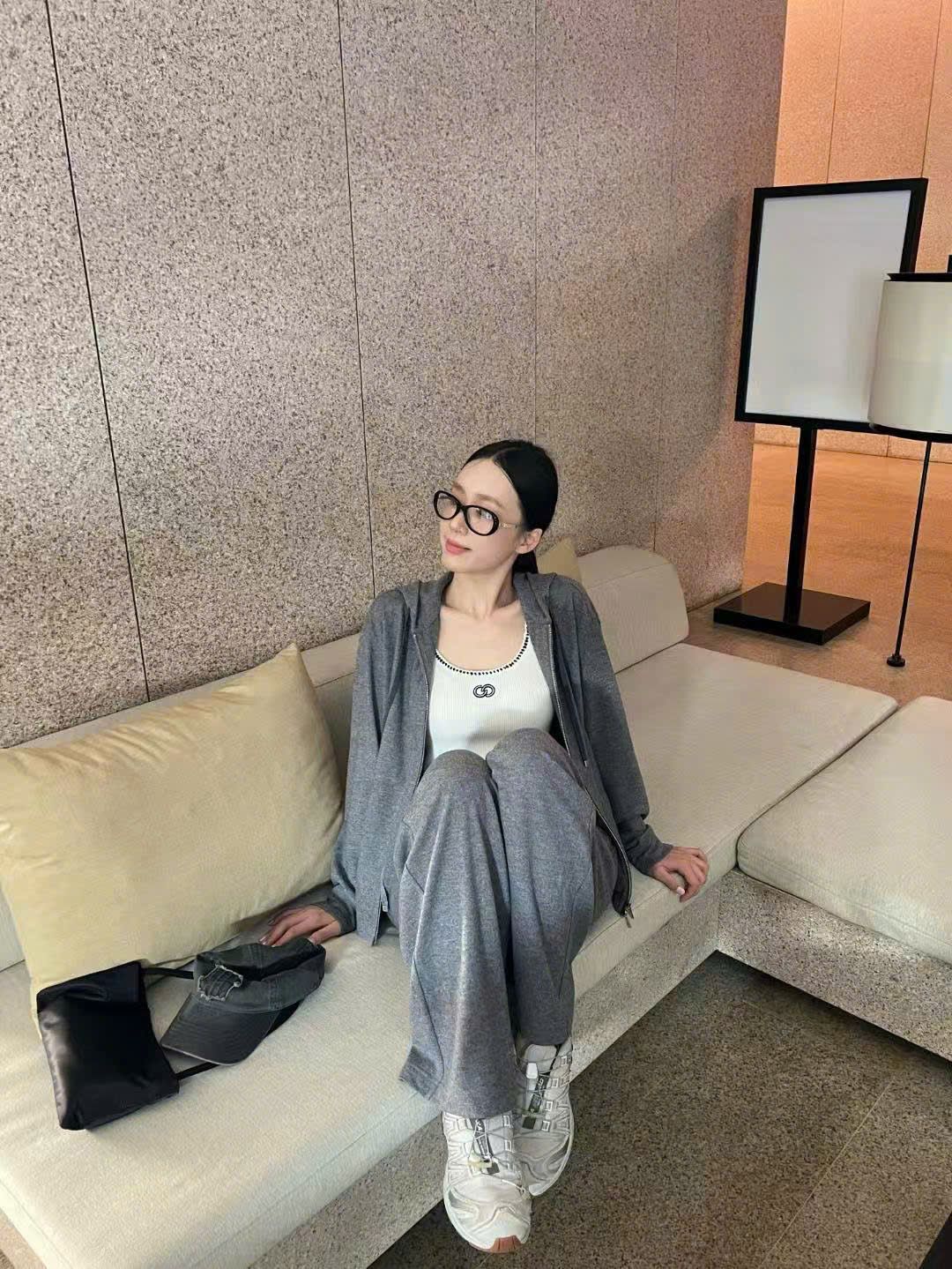  Áo khoác xám có mũ, Logo Xám 0642 Set 