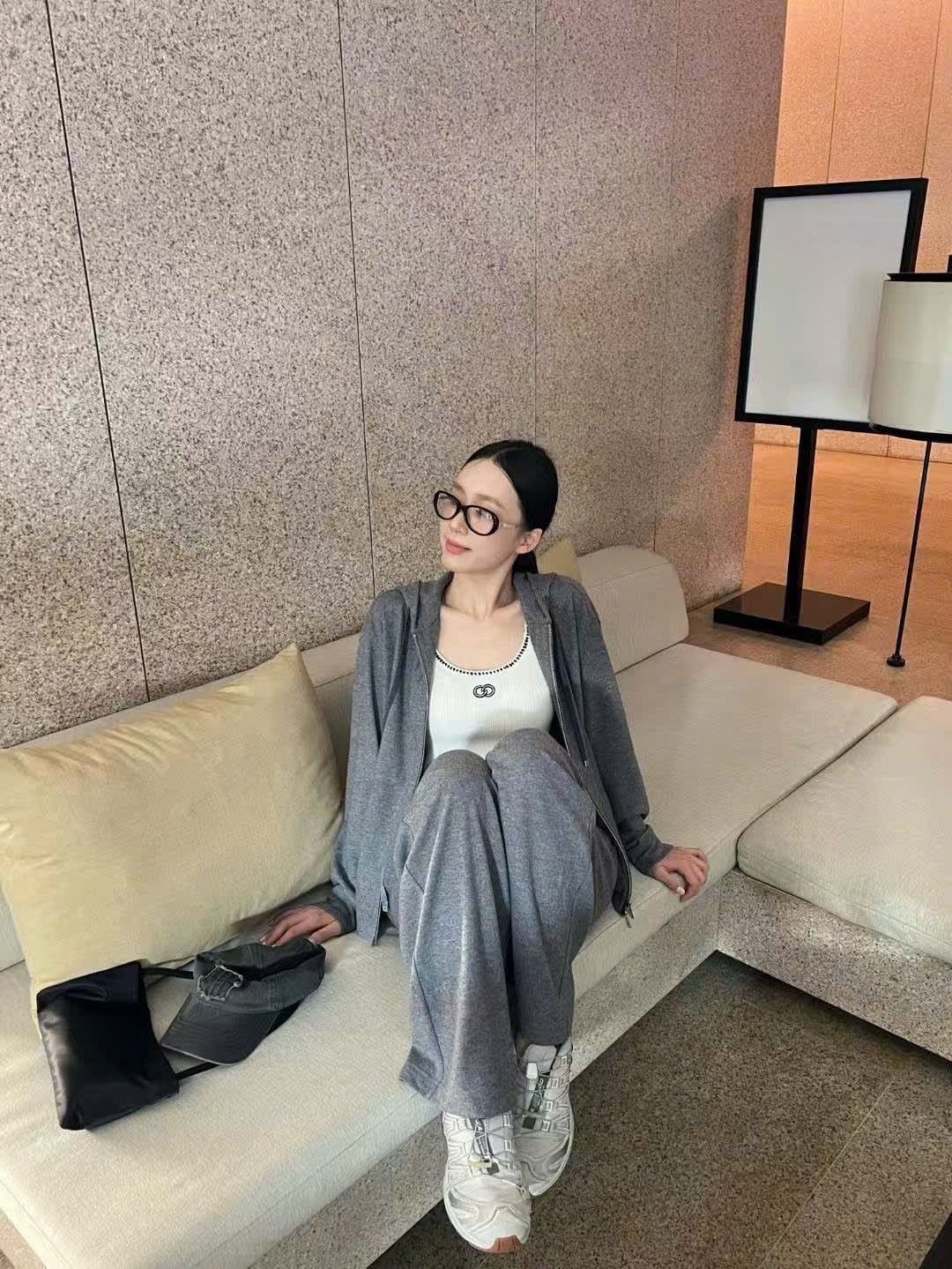  Bộ áo khoác kéo khóa có mũ và quần len cạp chun - xám Logo xám set 