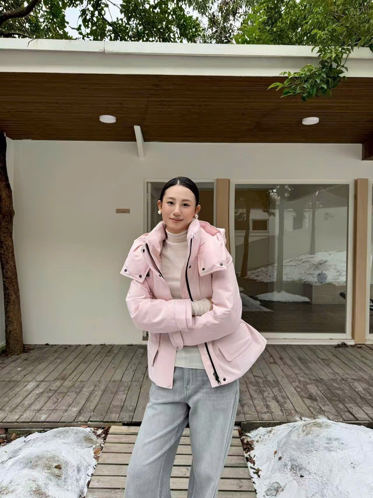  Áo phao hồng có mũ 