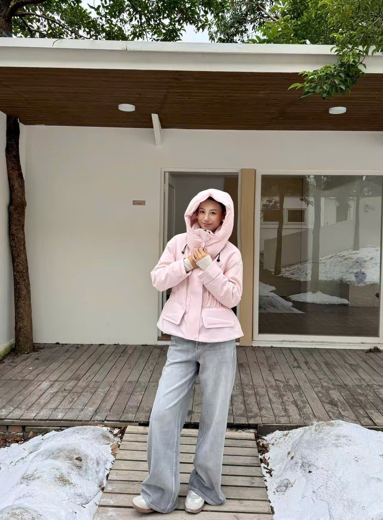  Áo phao hồng có mũ 