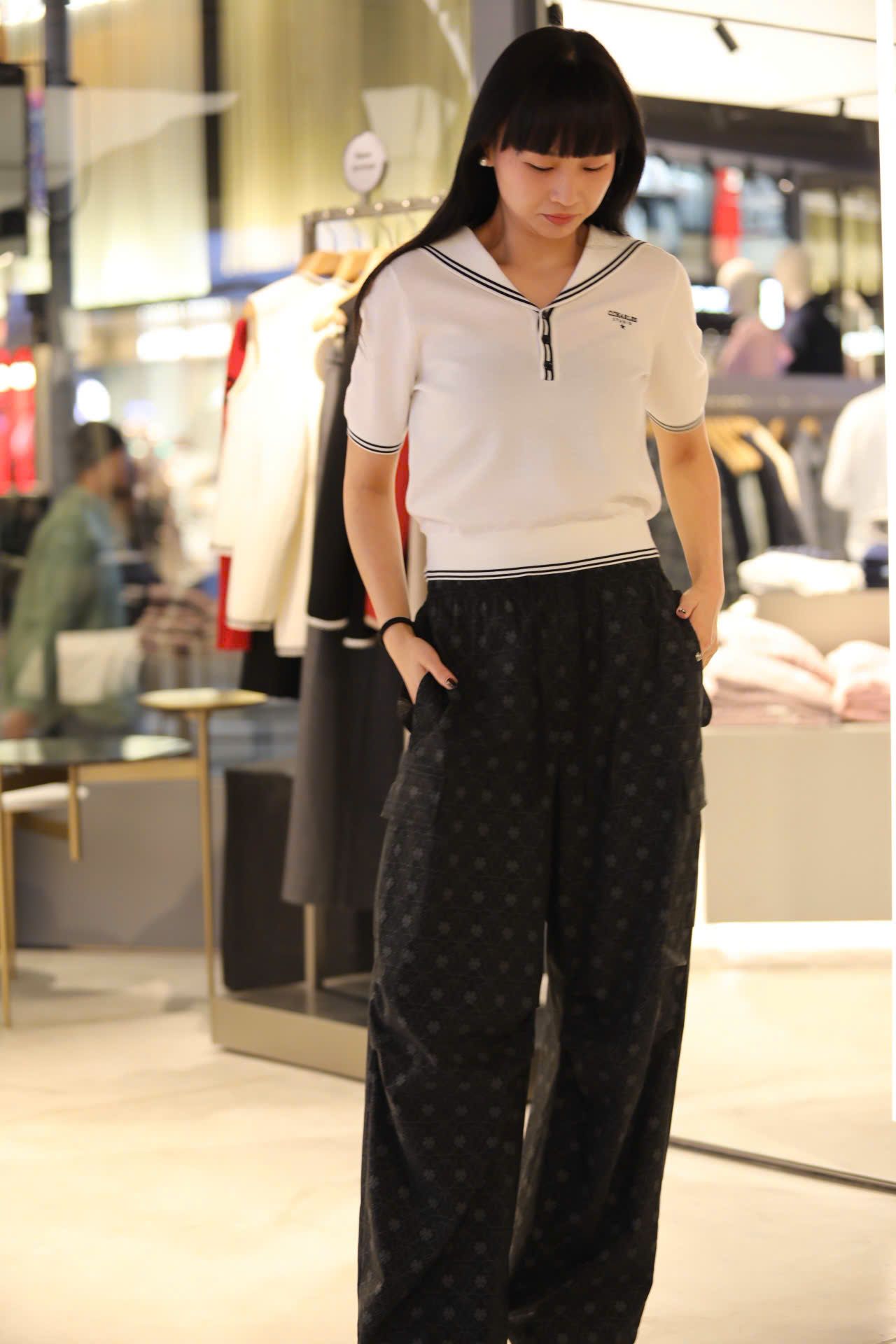  1.Áo trắng thủy thủ kẻ Navy 