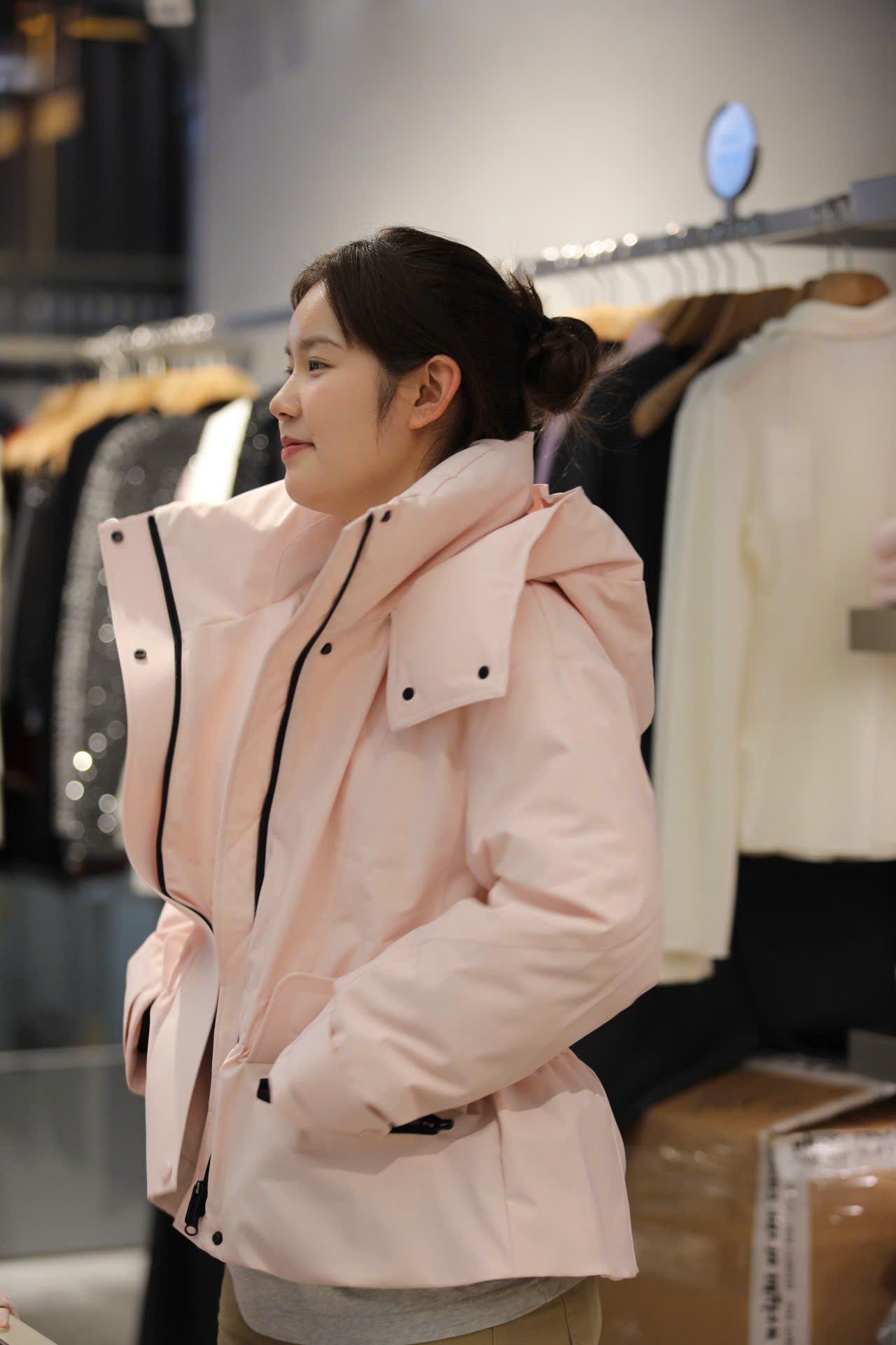  Áo phao hồng có mũ 