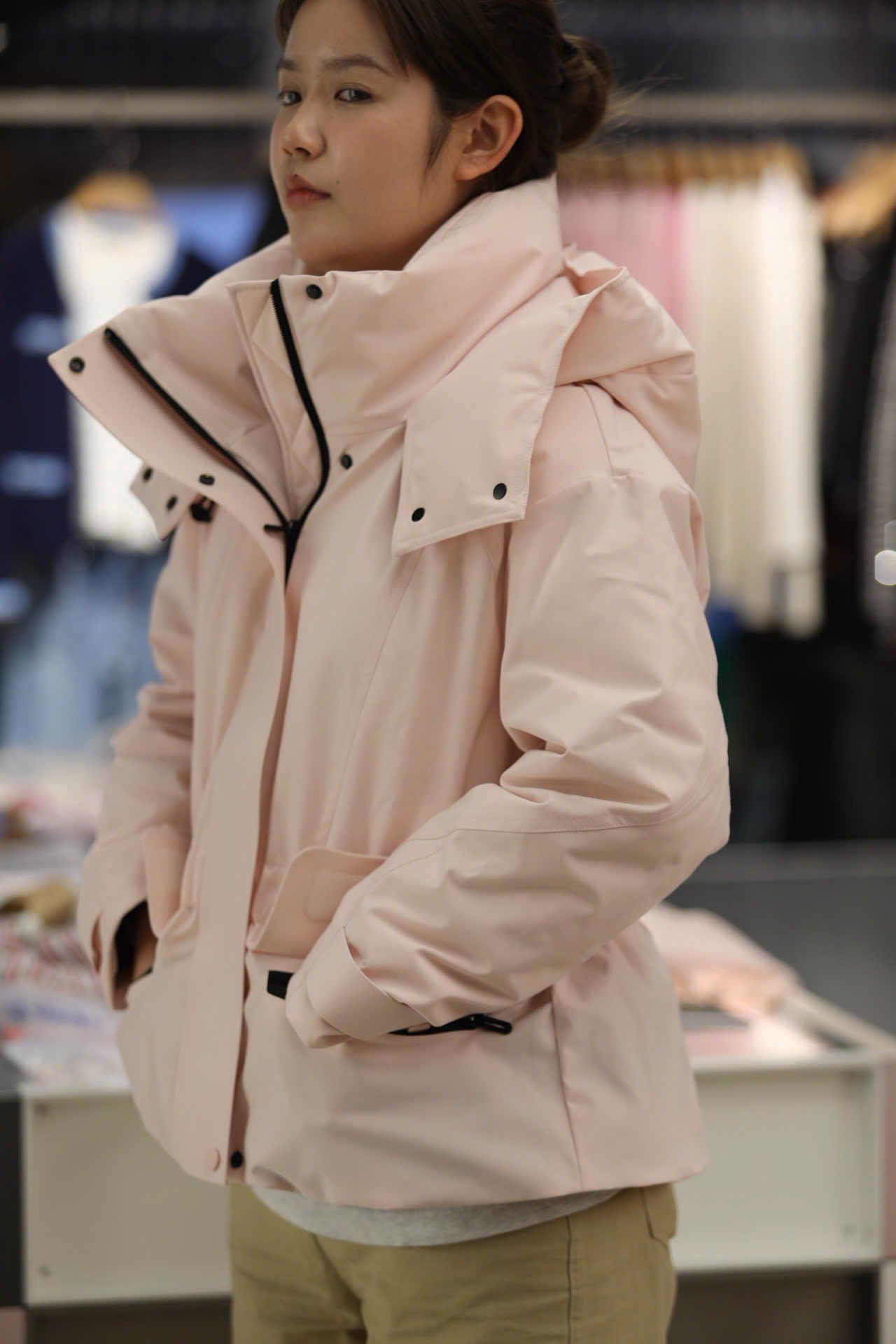  Áo phao hồng có mũ 