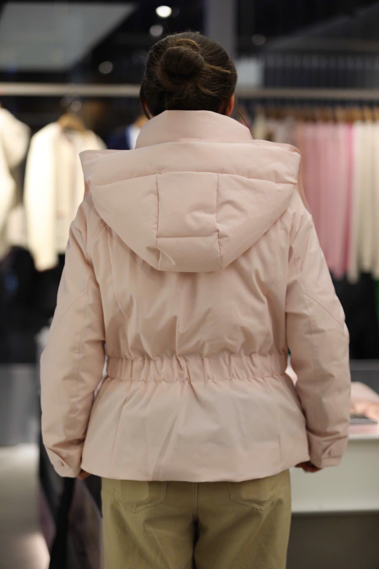  Áo phao hồng có mũ 