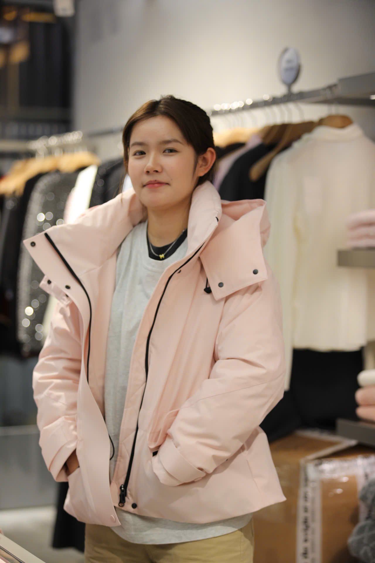  Áo phao hồng có mũ 